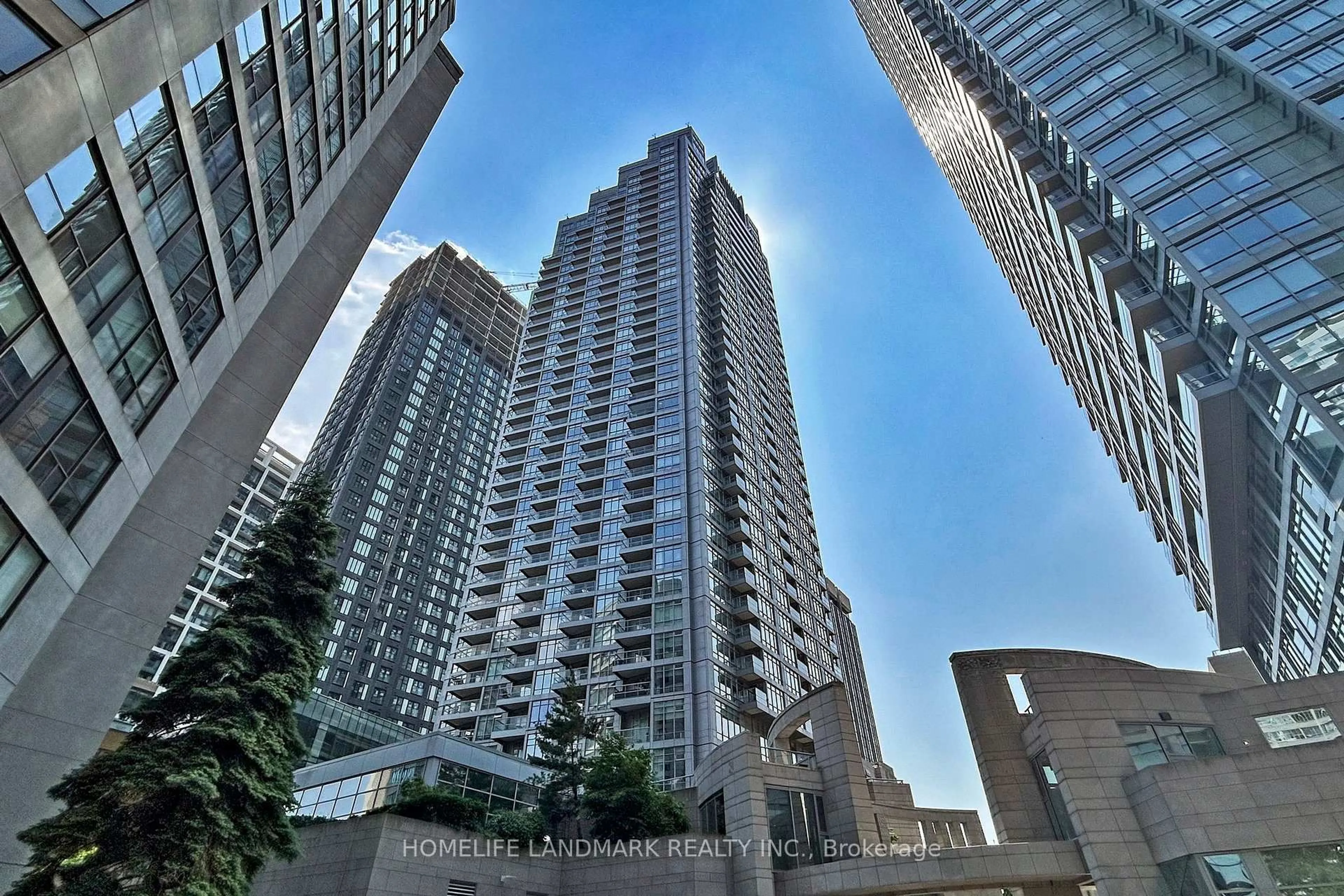 Indoor foyer for 2181 Yonge St #1505, Toronto Ontario M4S 3H7