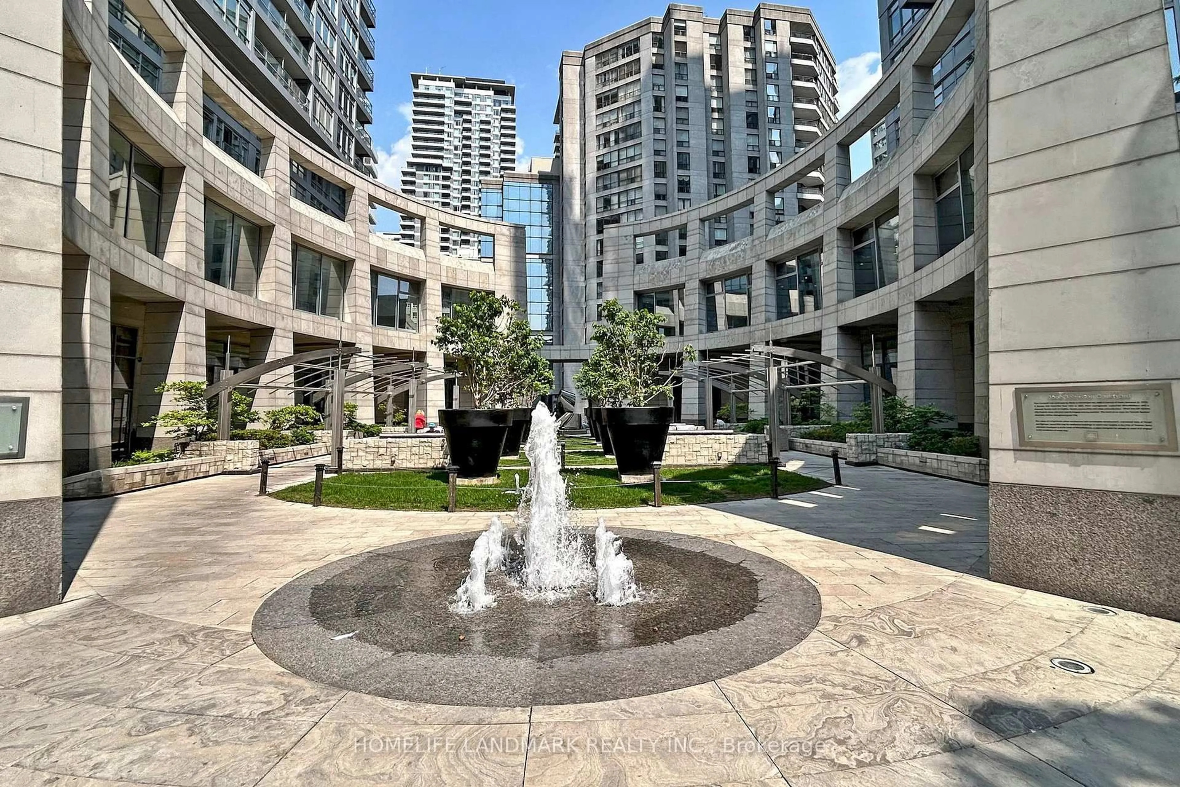 Patio, street for 2181 Yonge St #1505, Toronto Ontario M4S 3H7