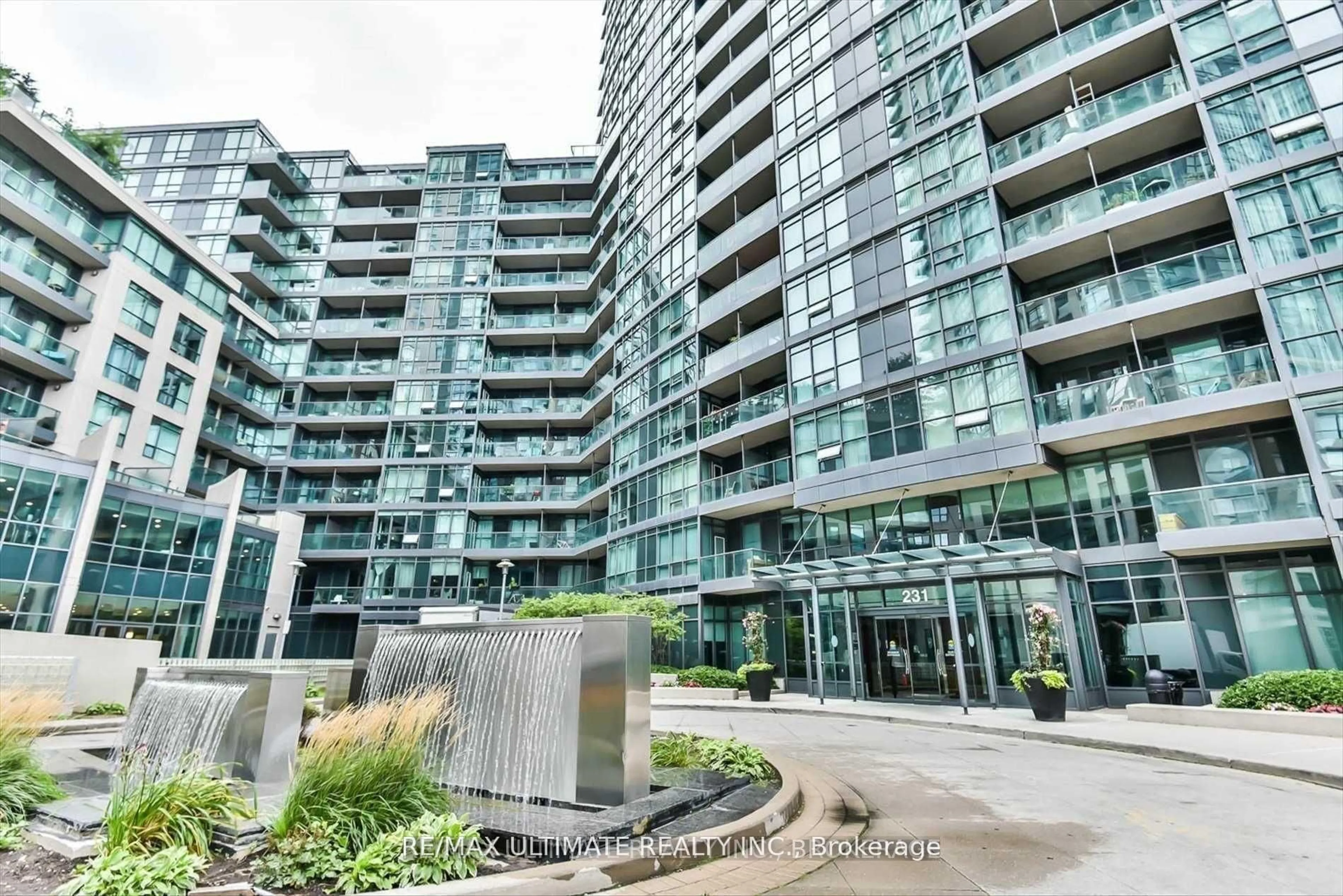 Indoor foyer for 231 Fort York Blvd #228, Toronto Ontario M5V 1B1