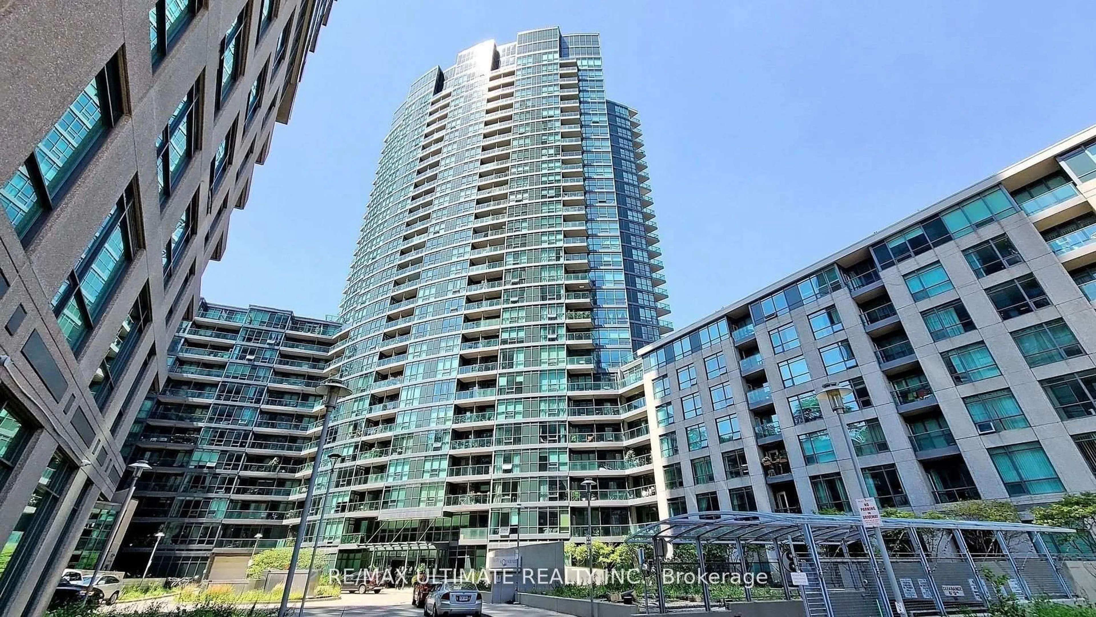 Indoor foyer for 231 Fort York Blvd #228, Toronto Ontario M5V 1B1