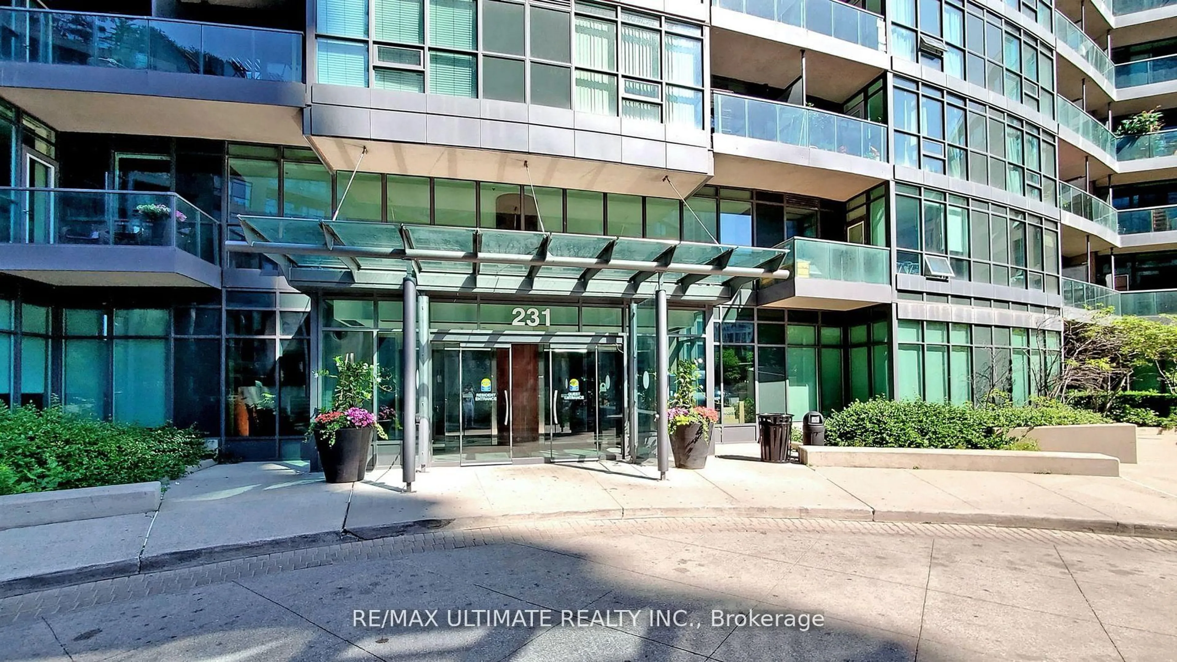Indoor foyer for 231 Fort York Blvd #228, Toronto Ontario M5V 1B1