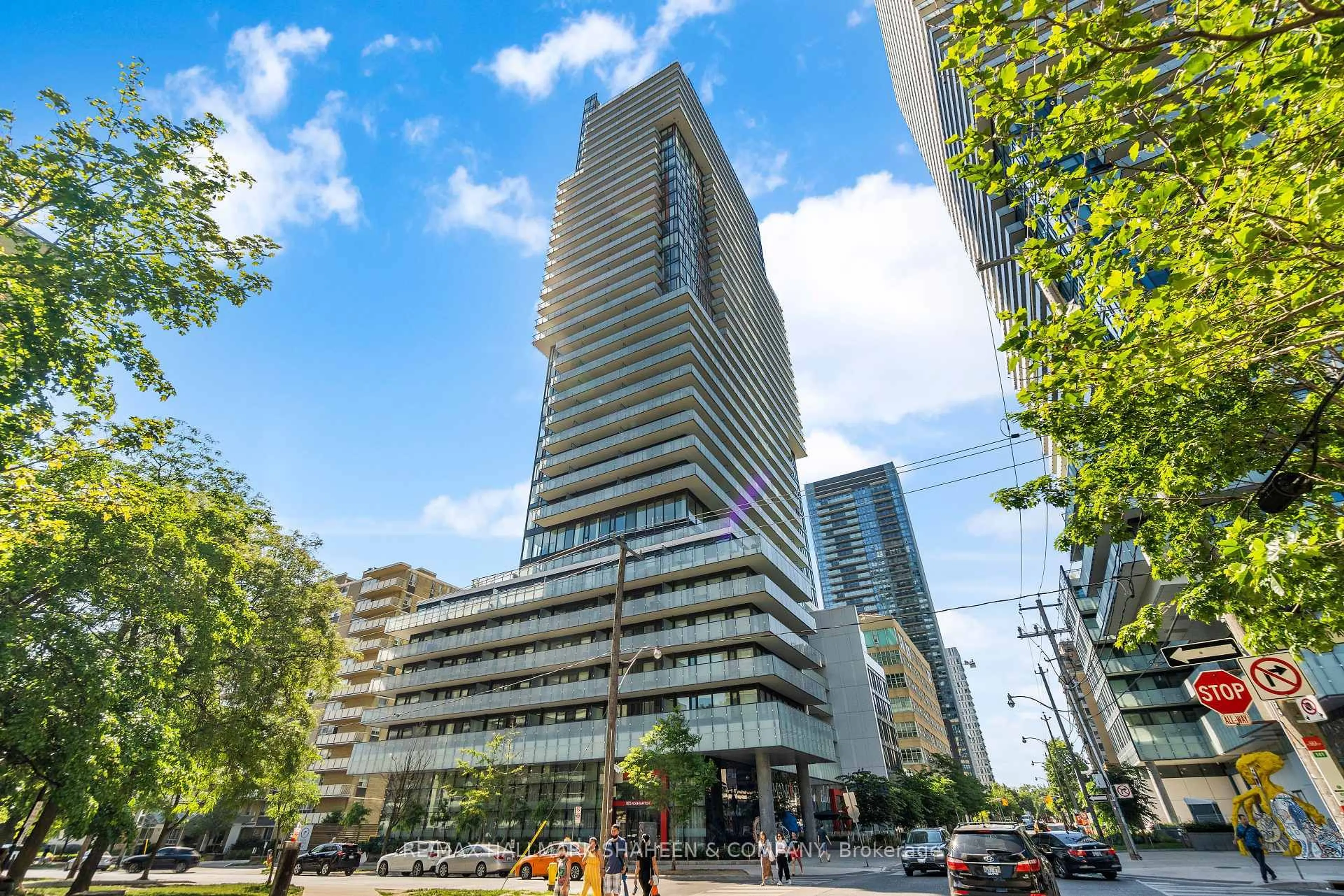 Patio, unknown for 185 Roehampton Ave #702, Toronto Ontario M4P 0C6