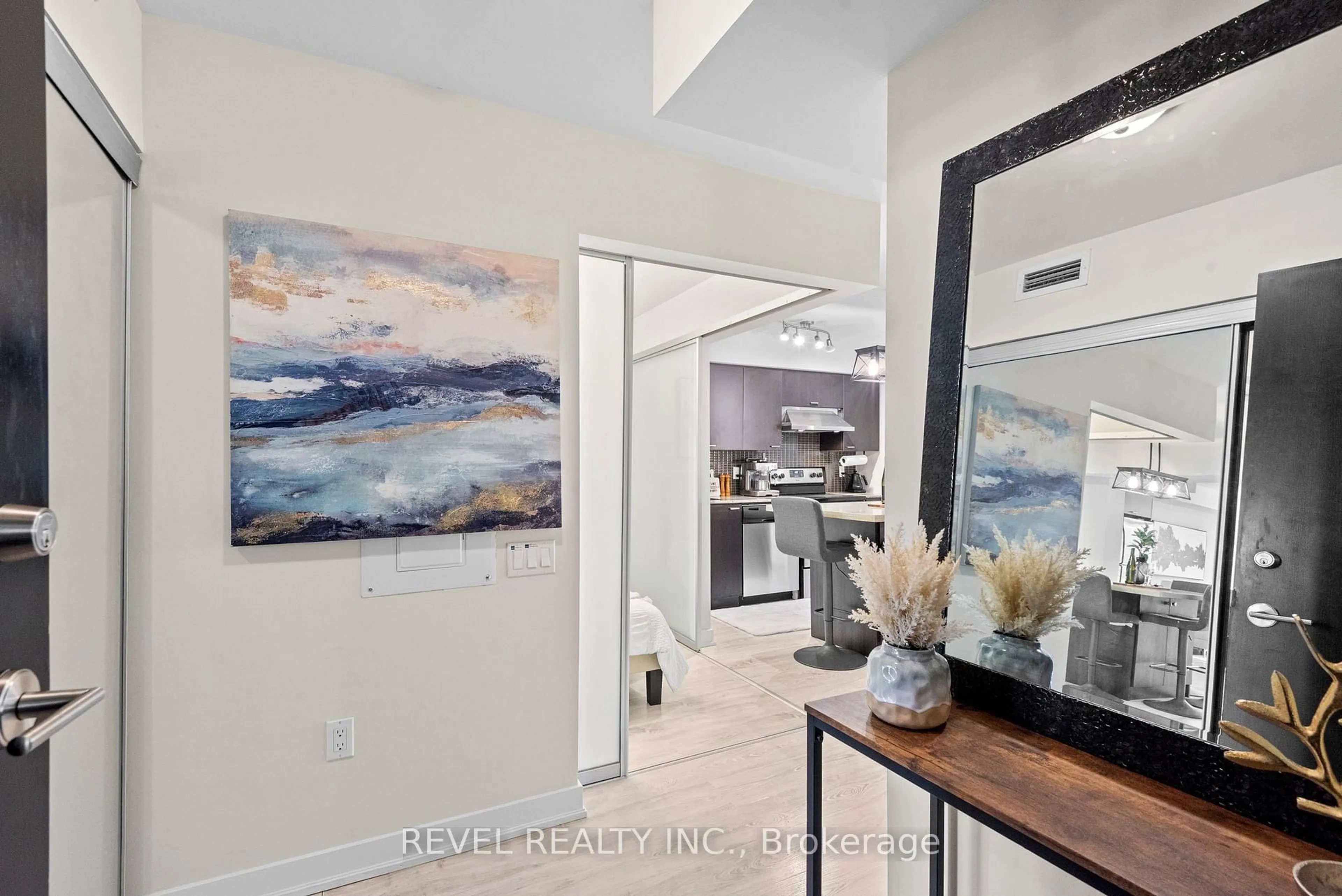 Indoor entryway for 78 Tecumseth St #302, Toronto Ontario M5V 0A9
