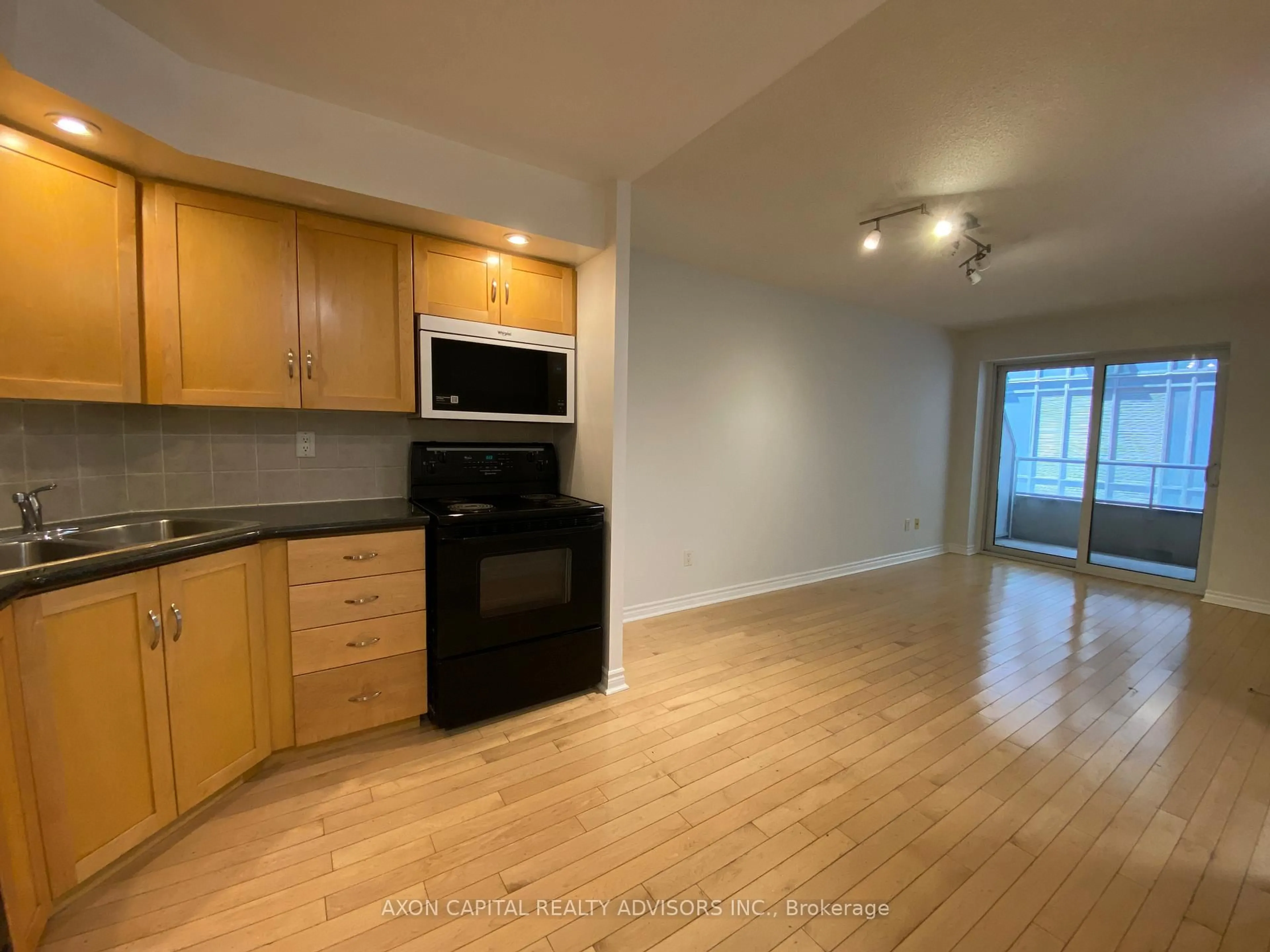 Unknown for 250 Wellington St #526, Toronto Ontario M5V 3P6