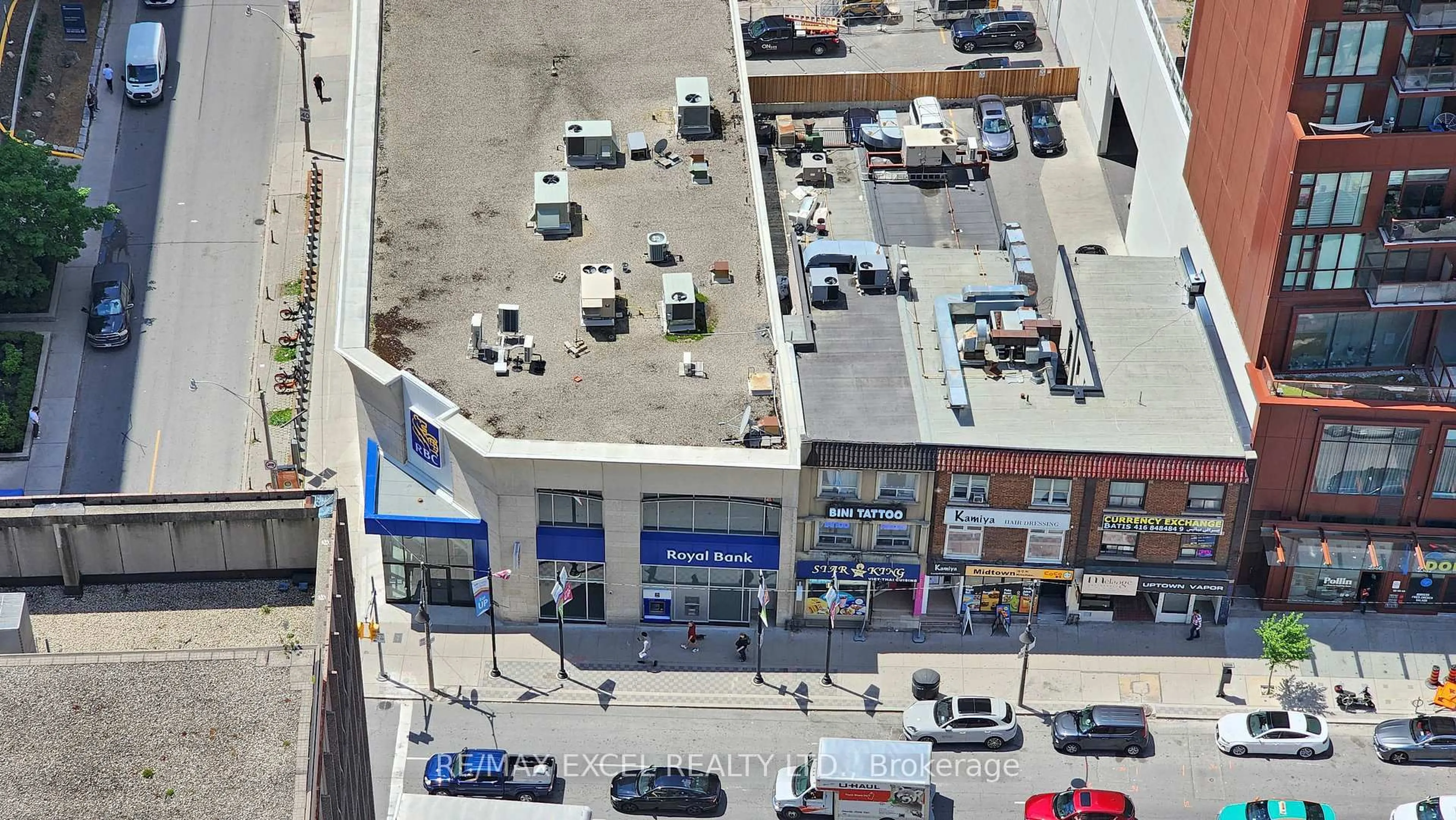 A pic from outside/outdoor area/front of a property/back of a property/a pic from drone, unknown for 30 Roehampton Ave #3105, Toronto Ontario M4P 0B8