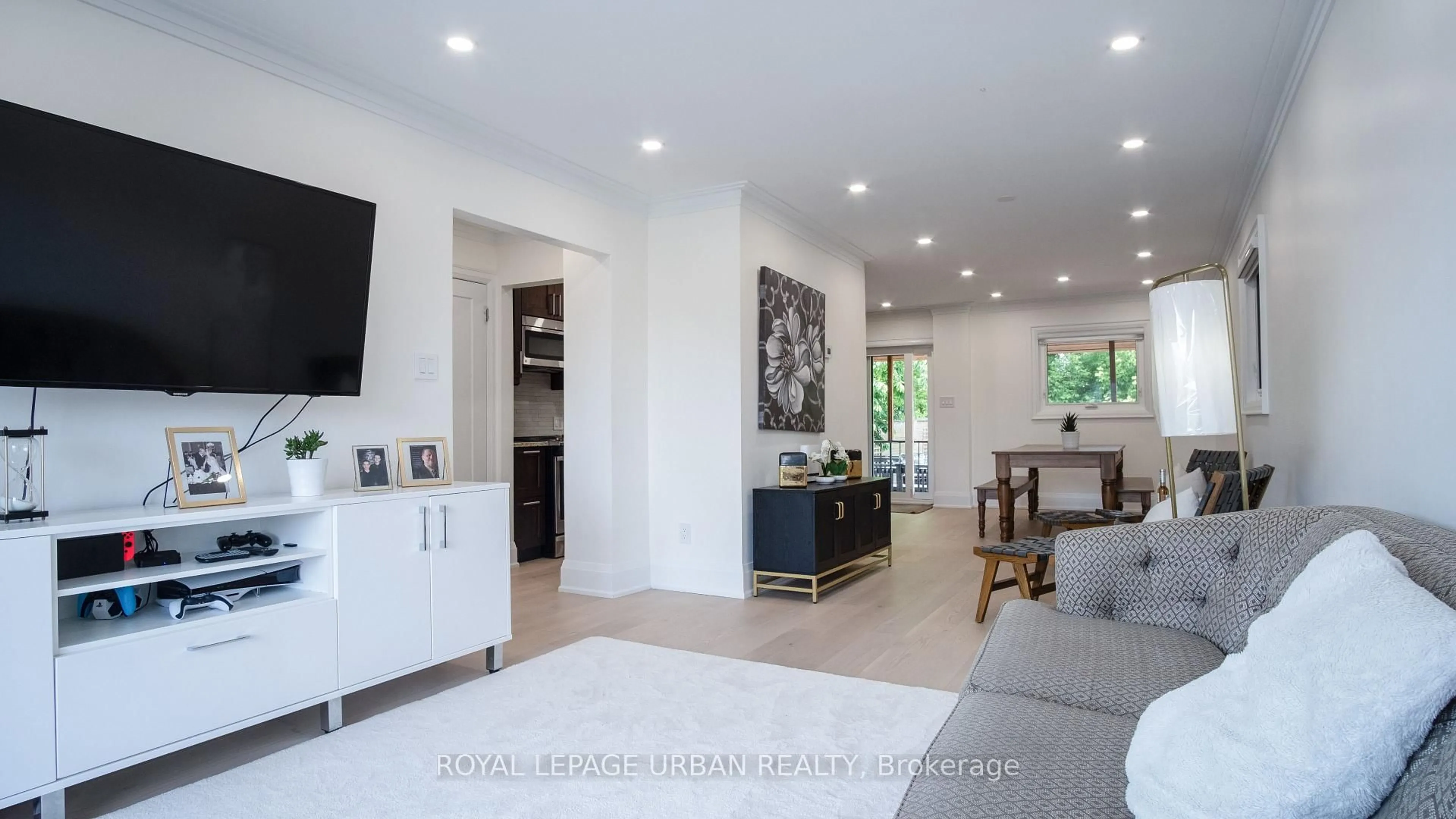 Living room with furniture, unknown for 434 Westmount Ave, Toronto Ontario M6E 3N5