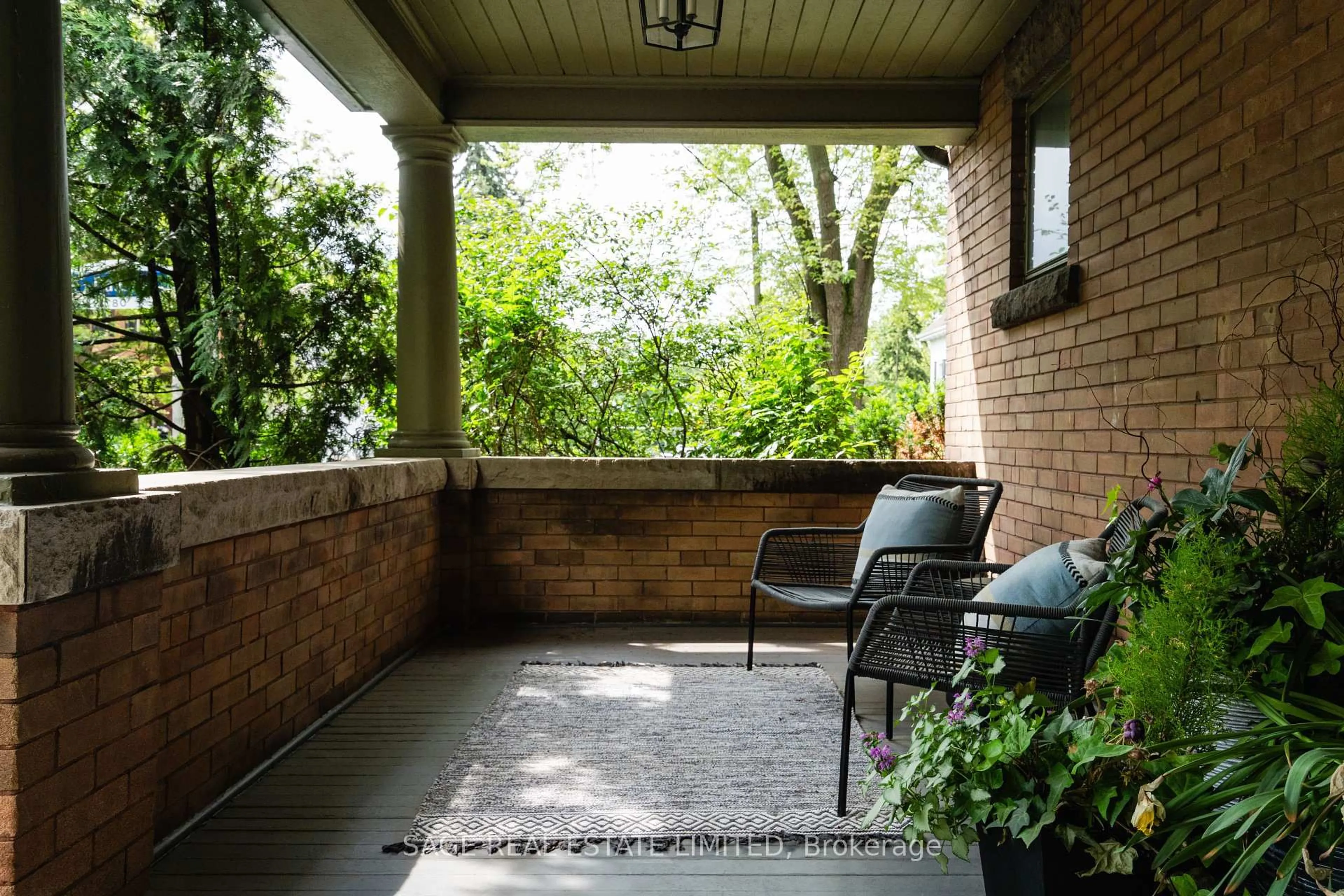 Patio, street for 57 Castle Frank Rd, Toronto Ontario M4W 2Z5