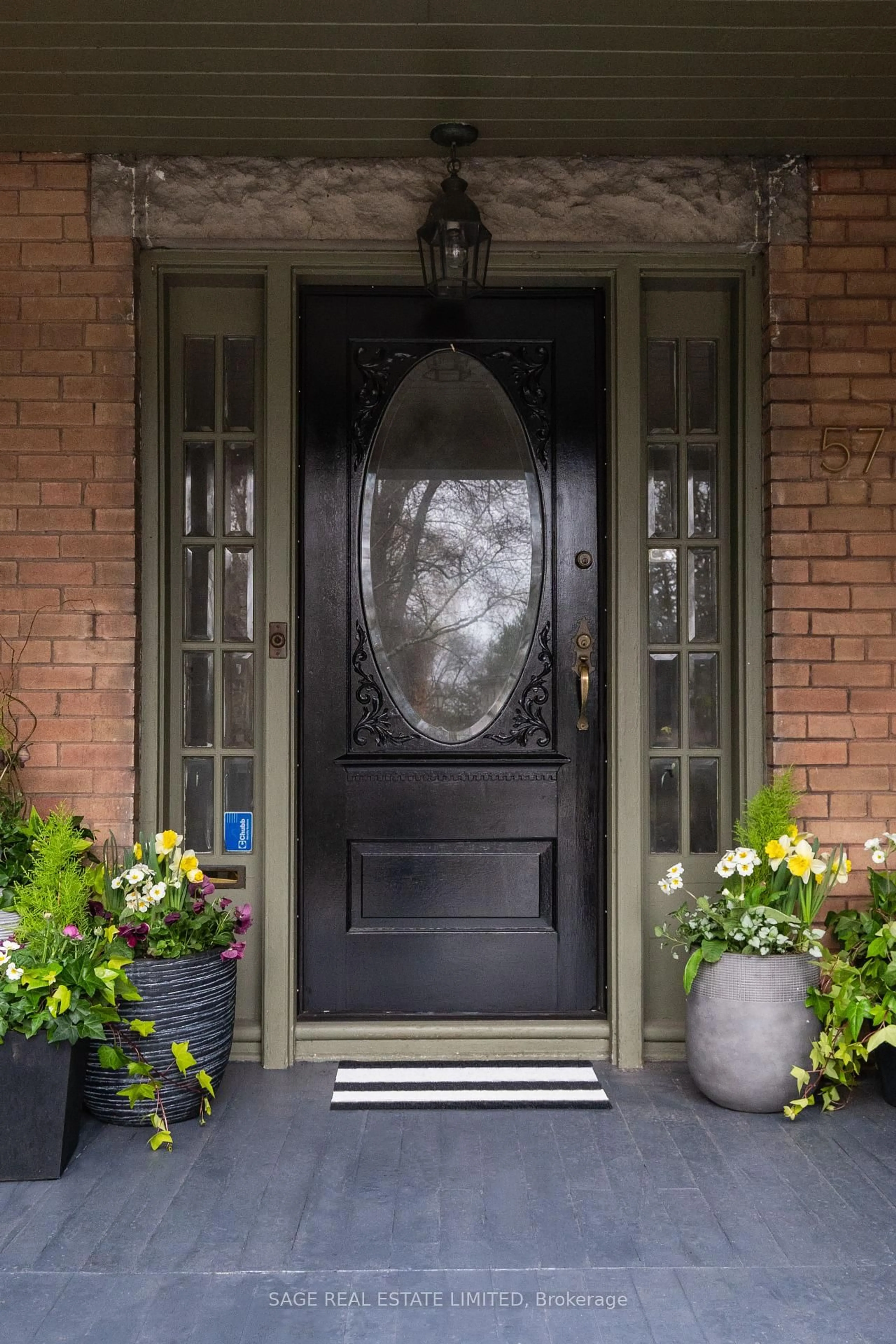 Indoor entryway for 57 Castle Frank Rd, Toronto Ontario M4W 2Z5