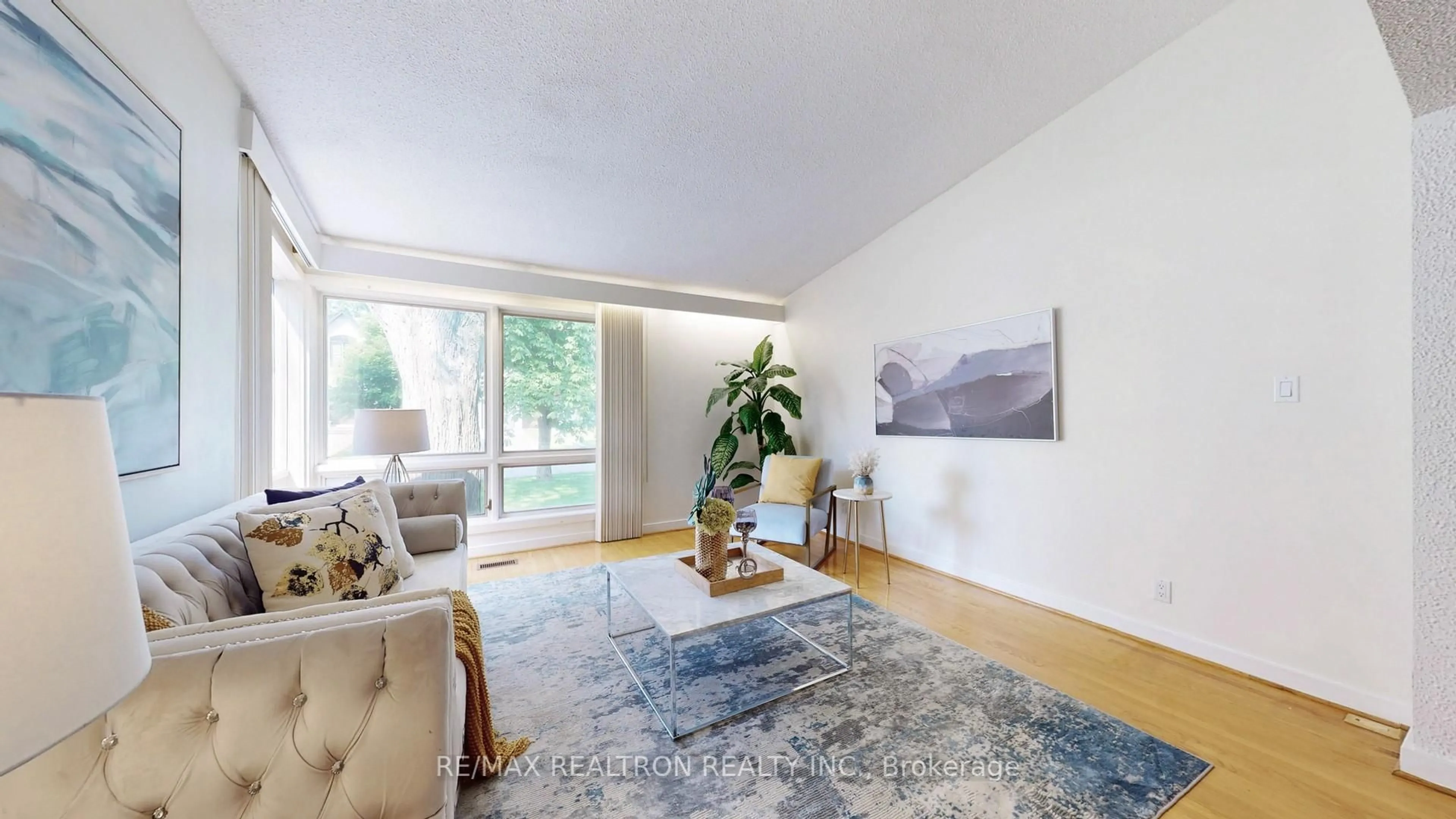 Living room with furniture, unknown for 46 Hurlingham Cres, Toronto Ontario M3B 2K1