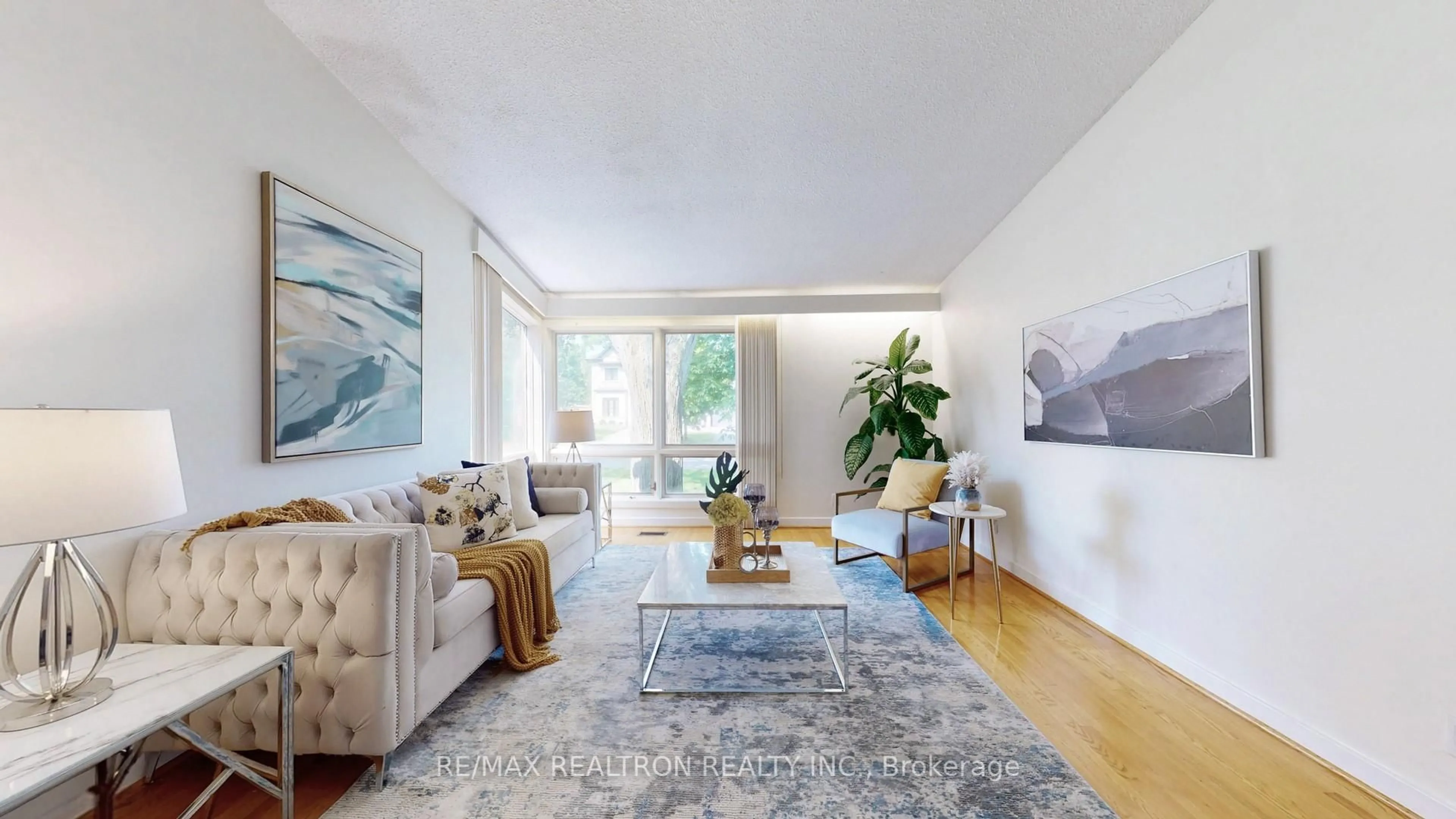Living room with furniture, unknown for 46 Hurlingham Cres, Toronto Ontario M3B 2K1