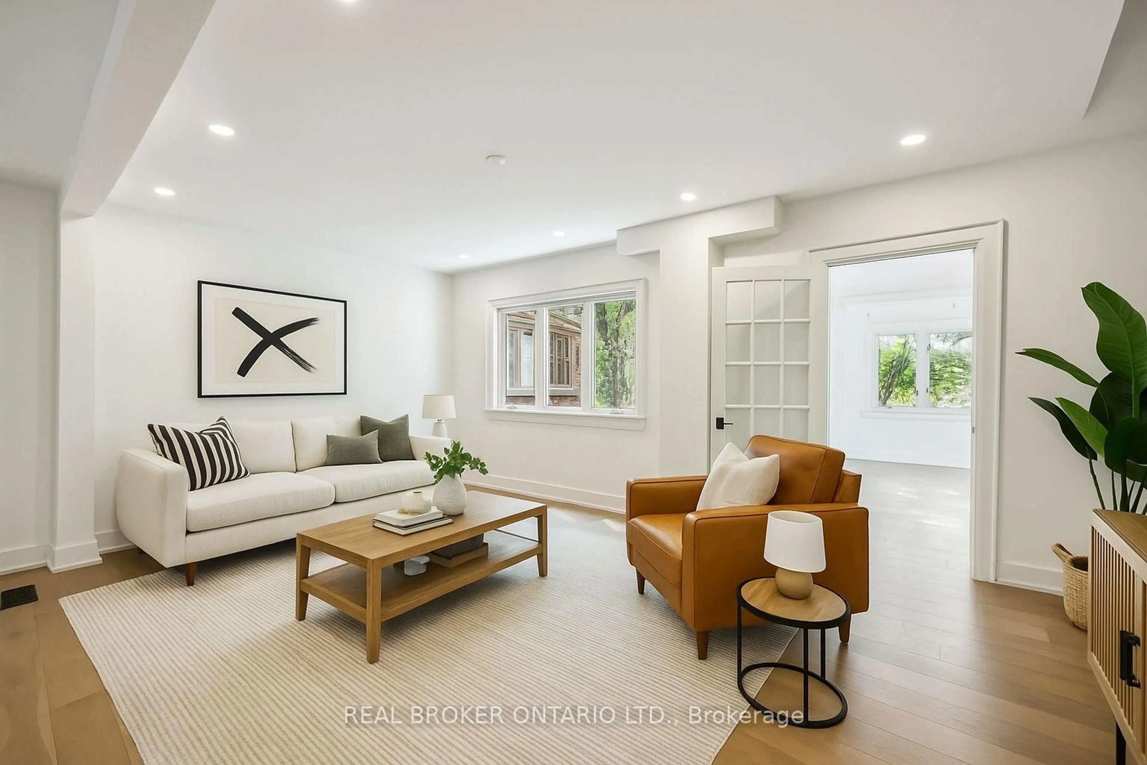 Living room with furniture, ceramic/tile floor for 658 Davenport Rd, Toronto Ontario M5R 1K9
