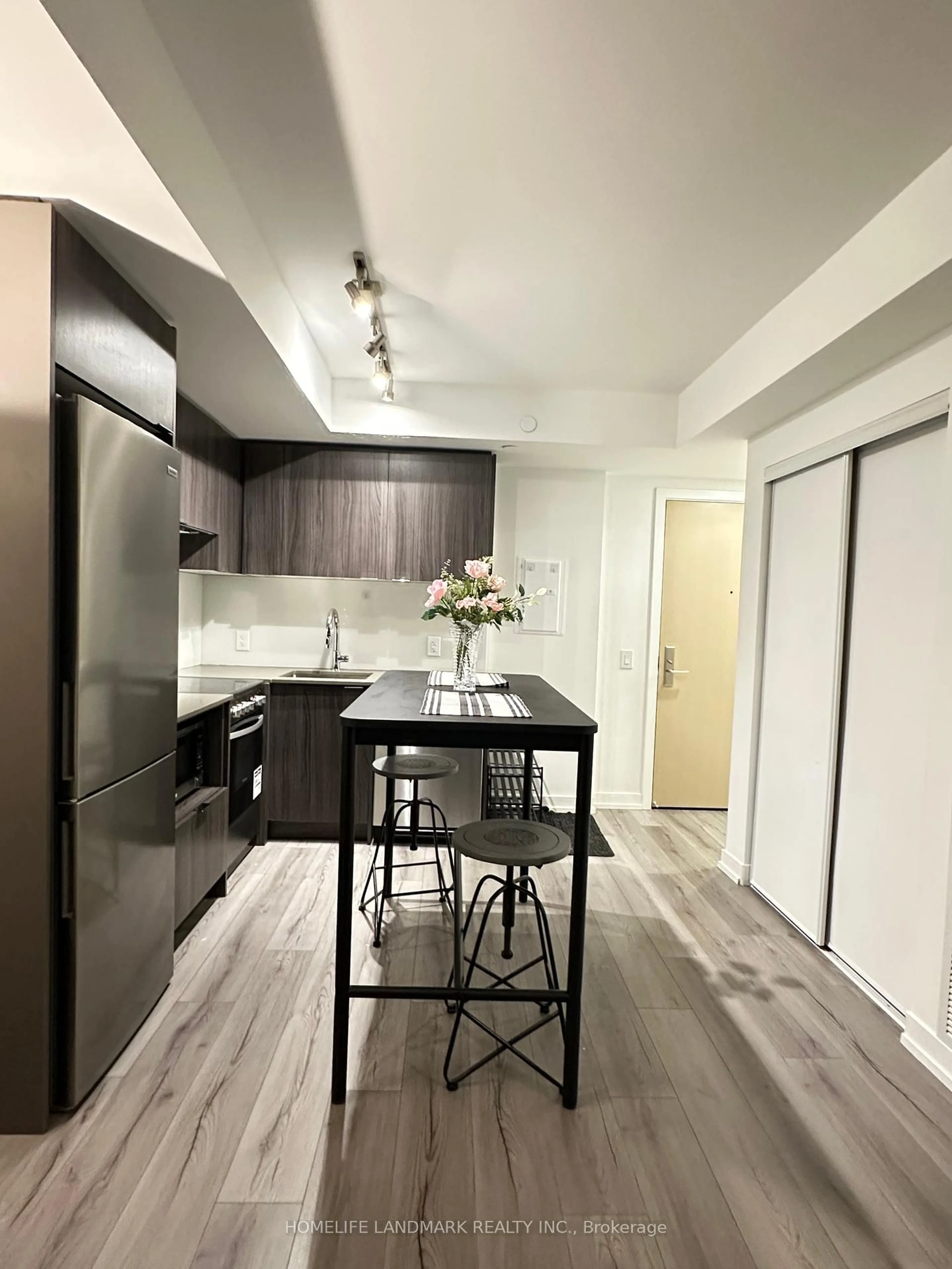 Unknown for 395 Bloor St #1603, Toronto Ontario M4W 0B4