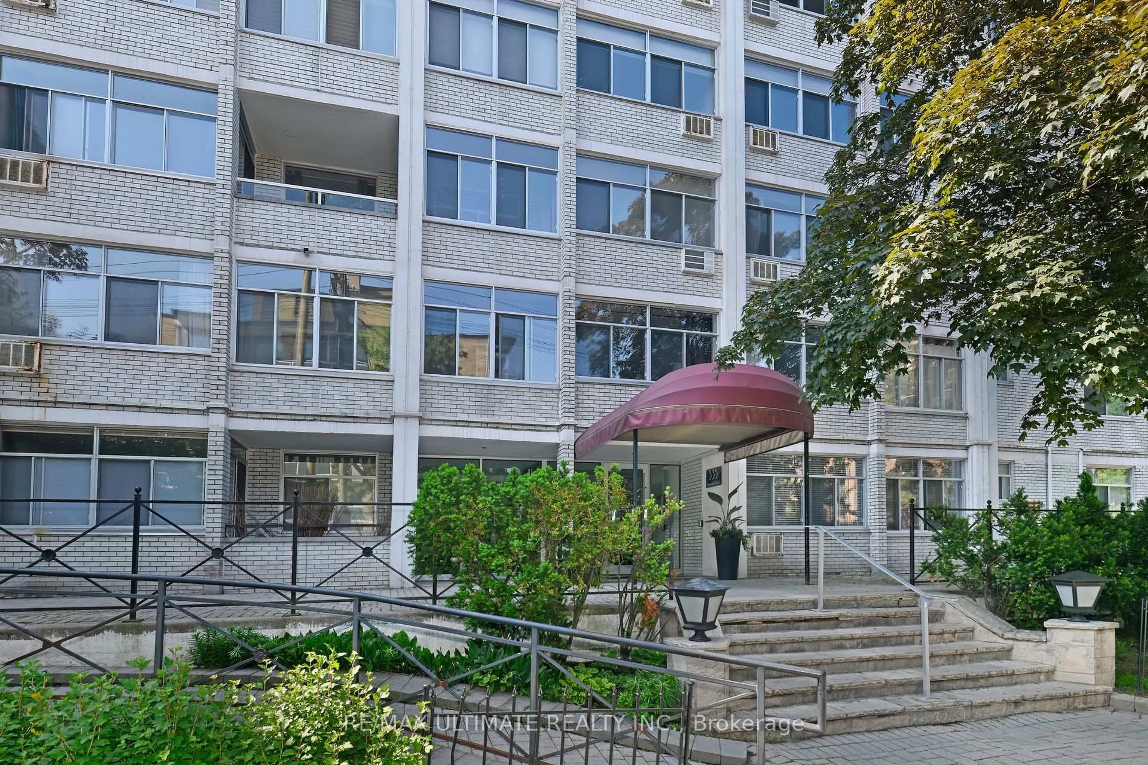 Patio, unknown for 335 Lonsdale Rd #510, Toronto Ontario M5P 1R4