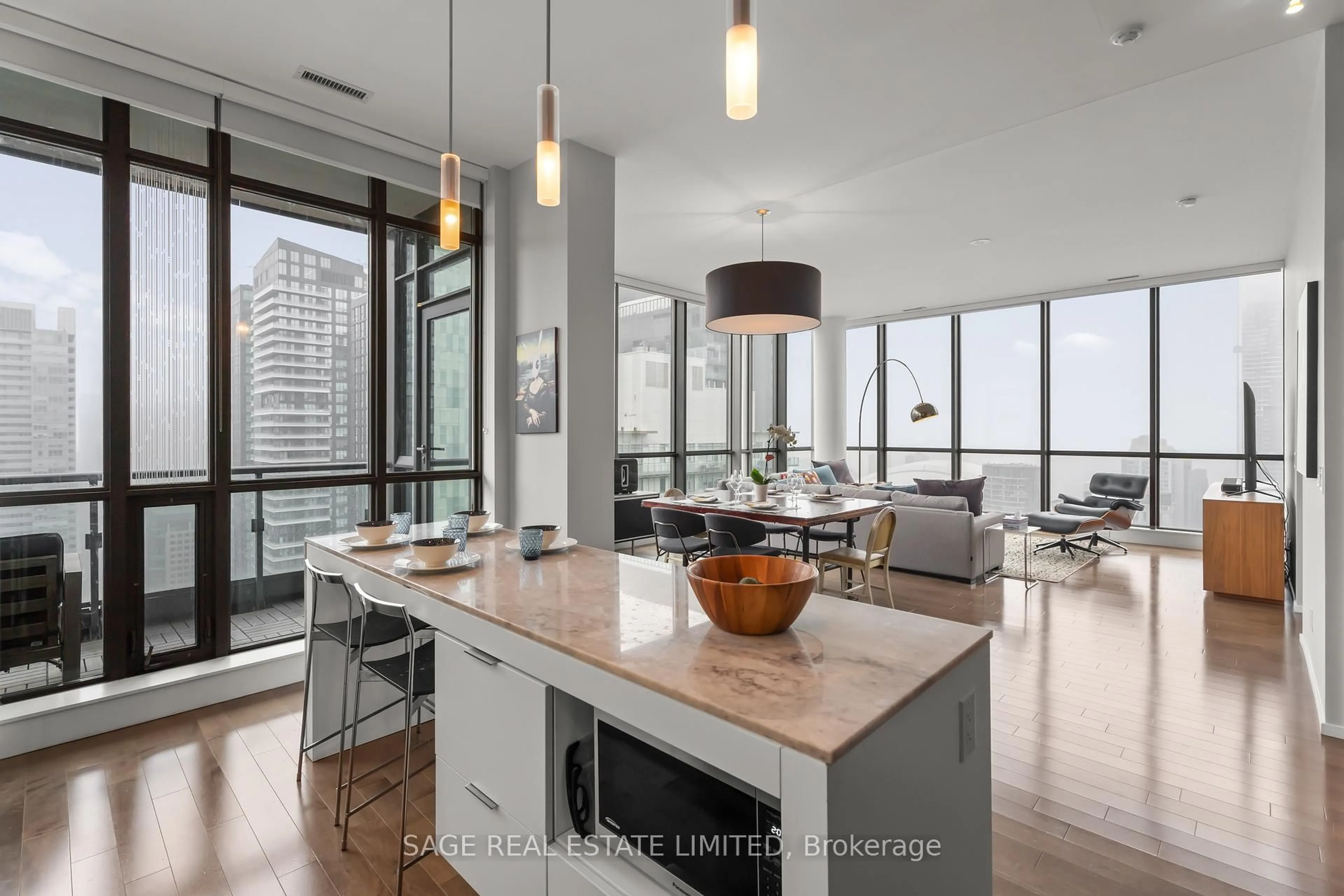 Open concept kitchen, unknown for 8 Charlotte St #3505, Toronto Ontario M5V 0K4