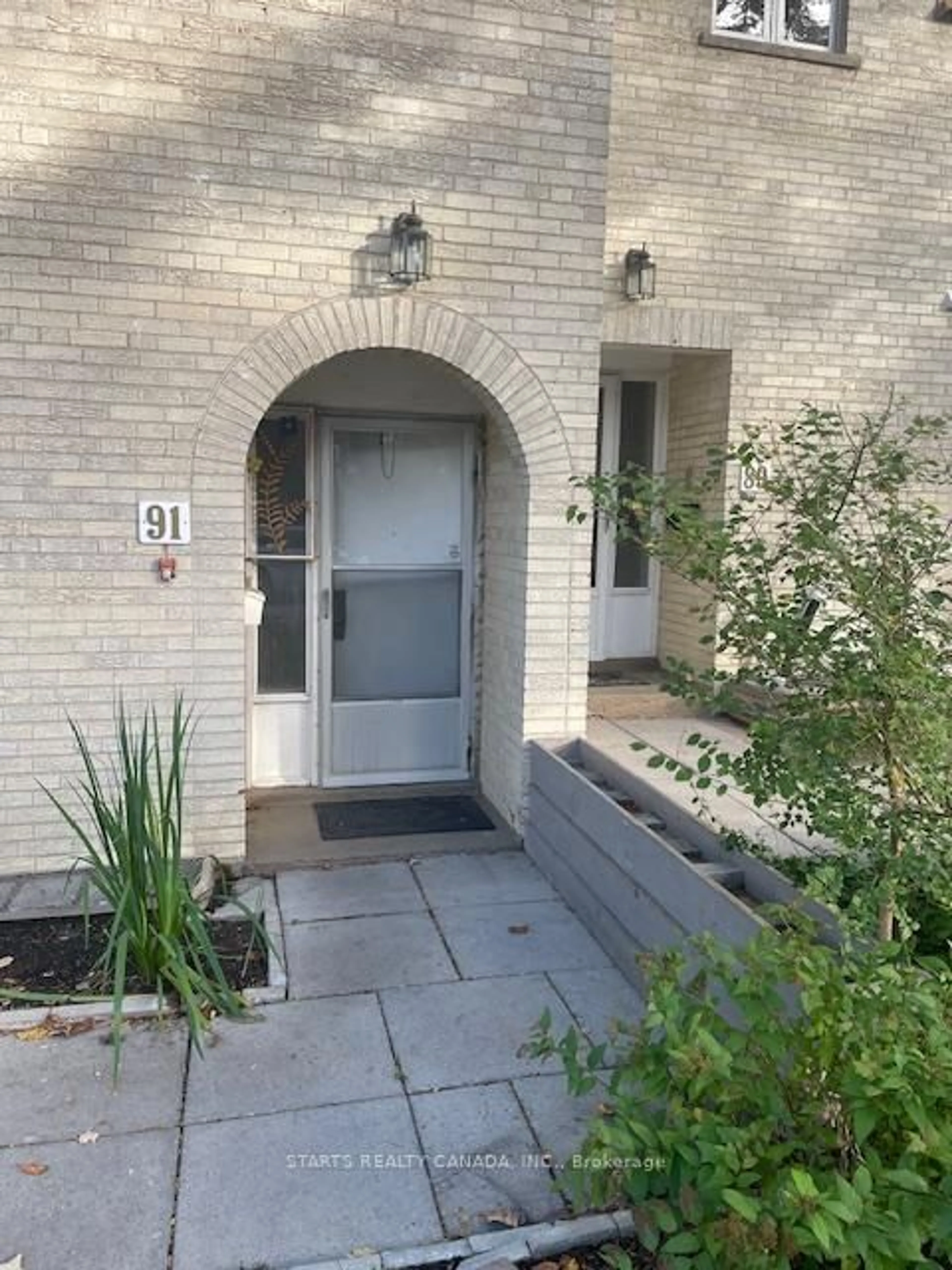 Indoor entryway for 91 Scenic Mill Way, Toronto Ontario M2L 1S9