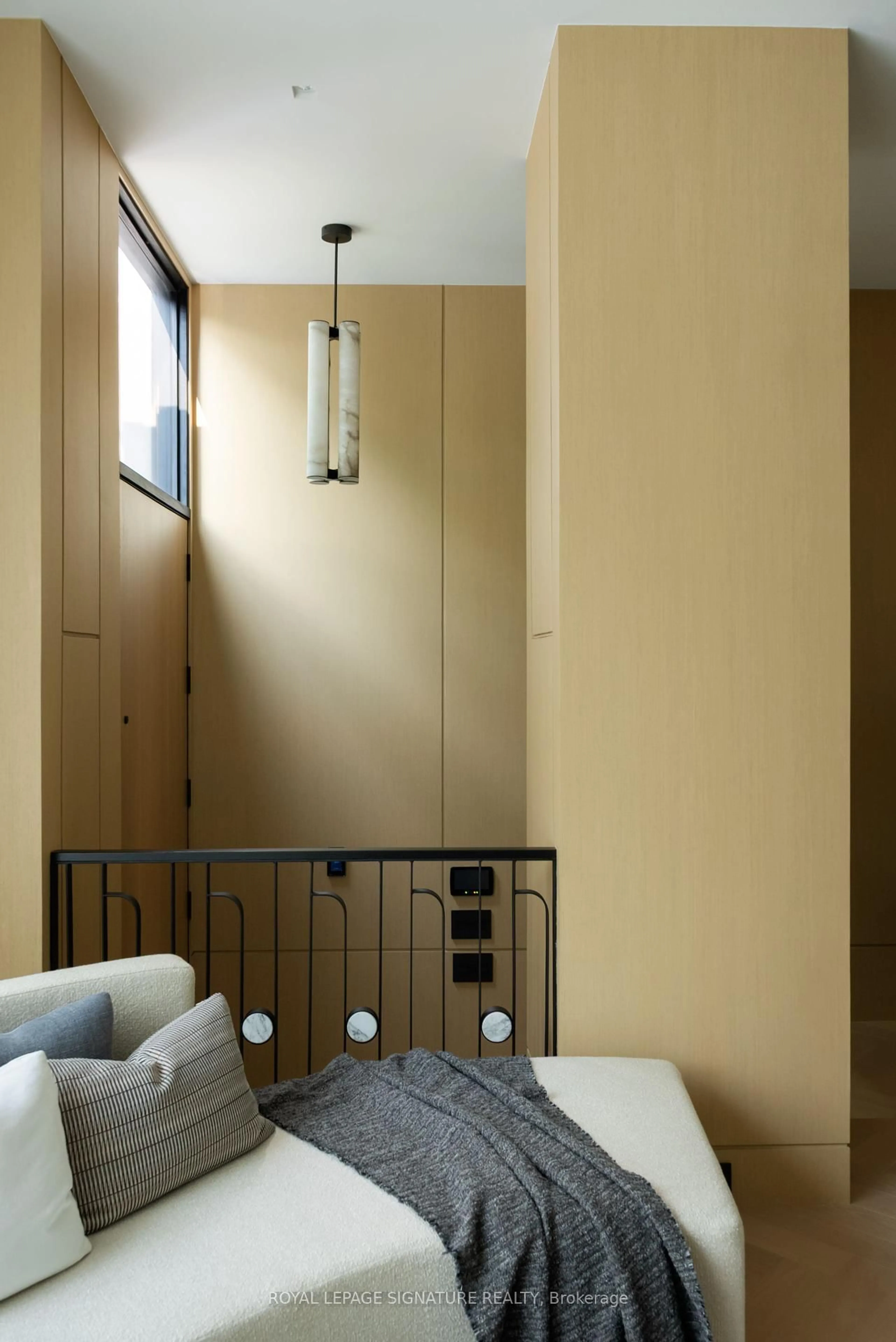 Bedroom with bed, unknown for 126 Sherwood Ave, Toronto Ontario M4P 2A7