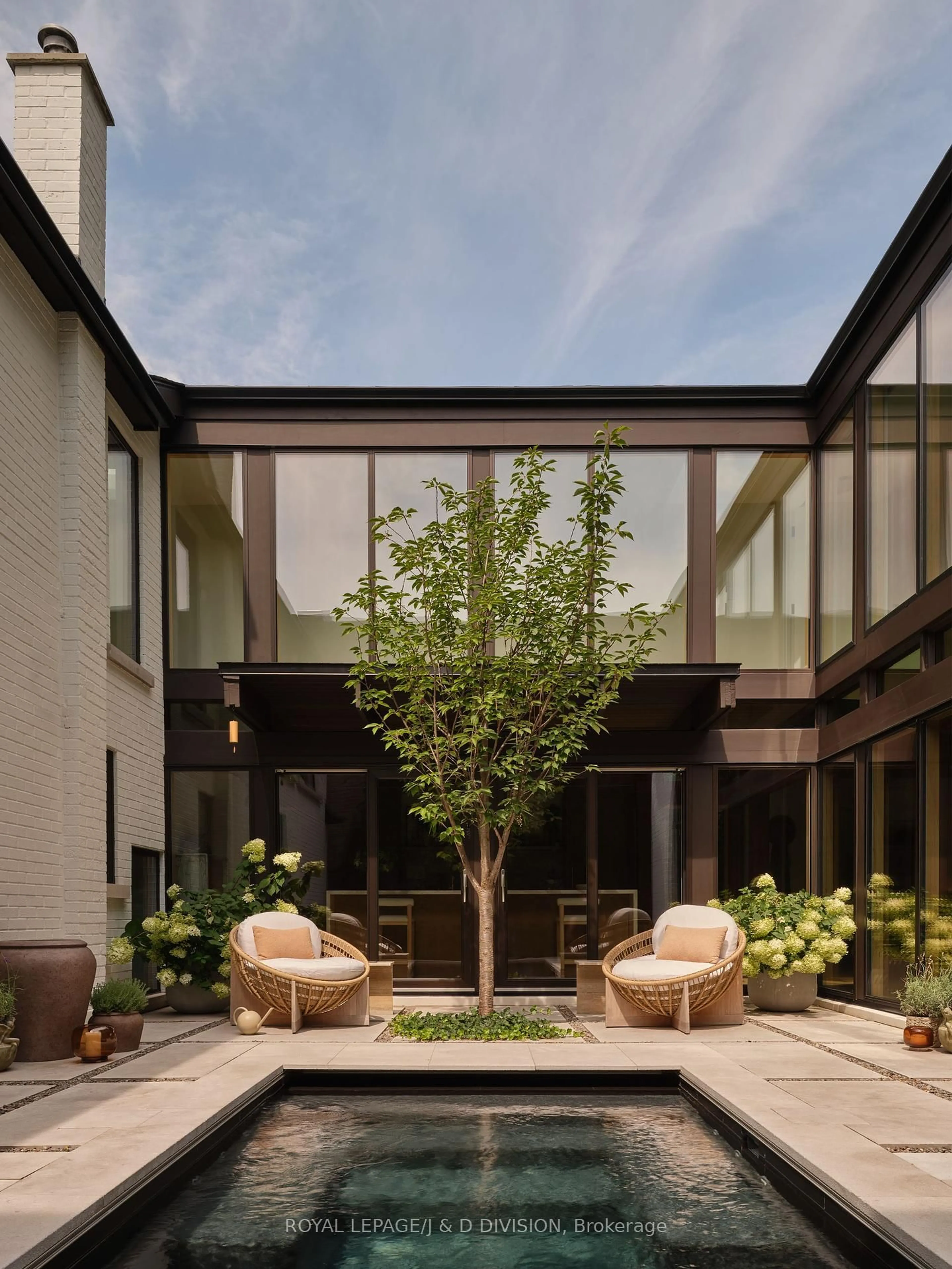 Patio, unknown for 43 Douglas Cres, Toronto Ontario M4W 2E6