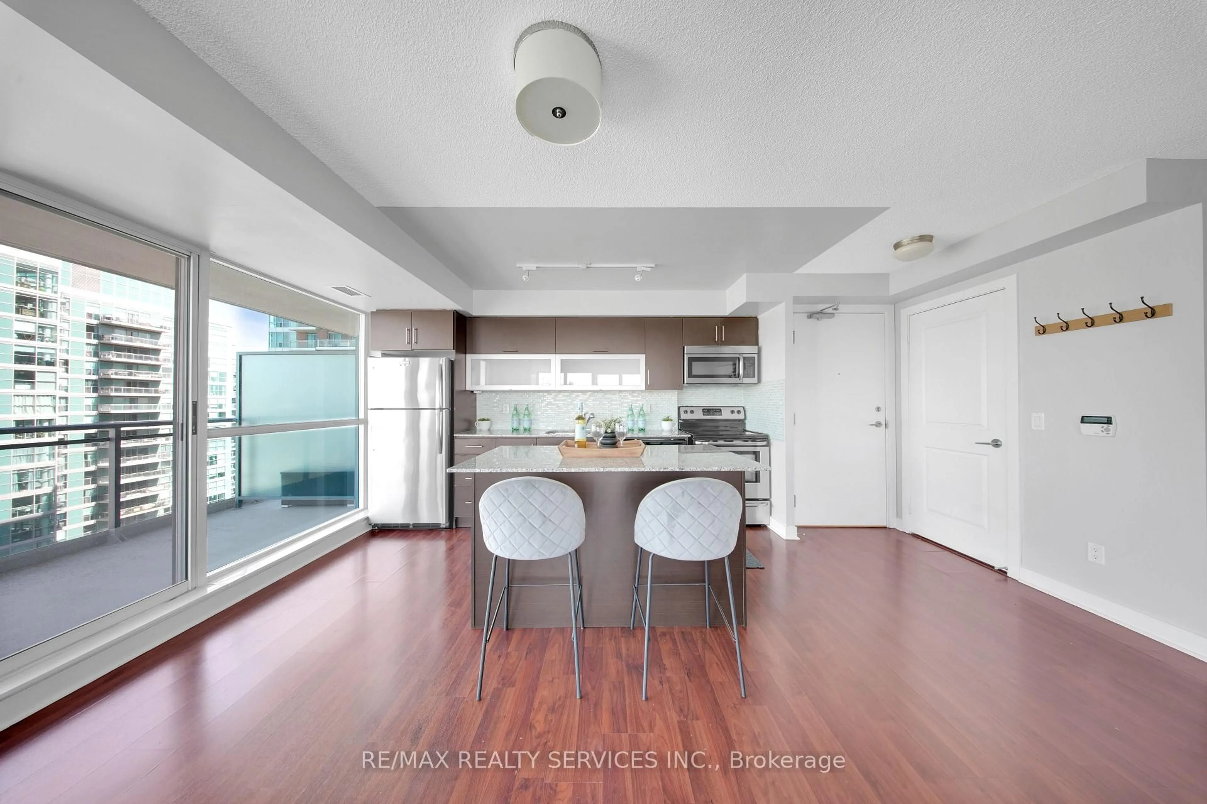 Open concept kitchen, unknown for 100 Western Battery Rd #2009, Toronto Ontario M6K 3S2