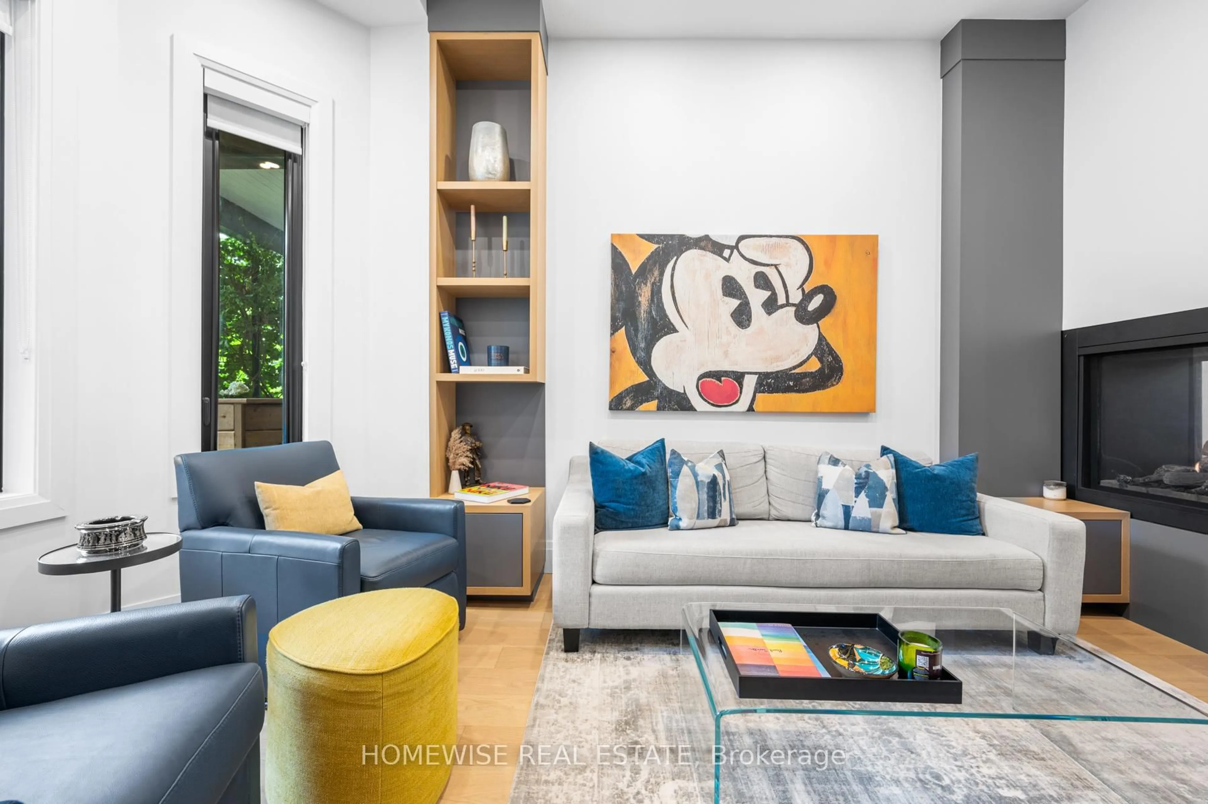 Living room with furniture, unknown for 93 Argyle St, Toronto Ontario M6J 1N8