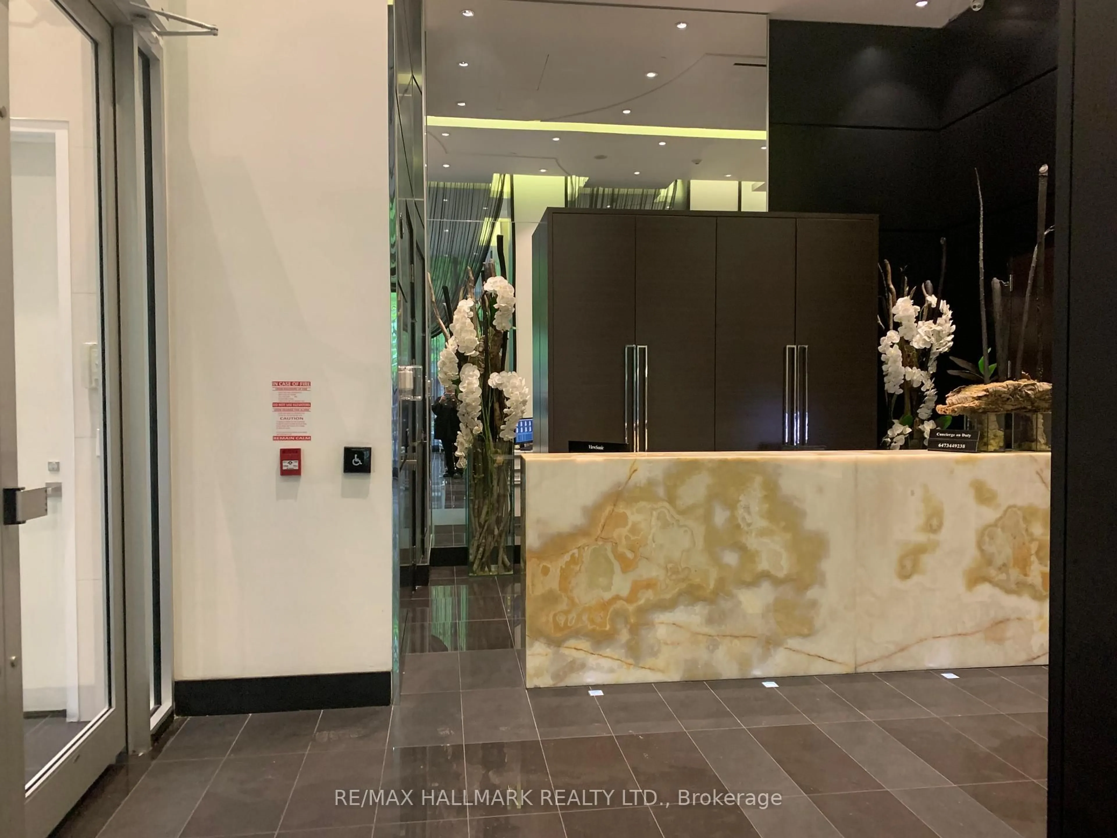 Lobby for 32 Davenport Rd #901, Toronto Ontario M5R 0B5