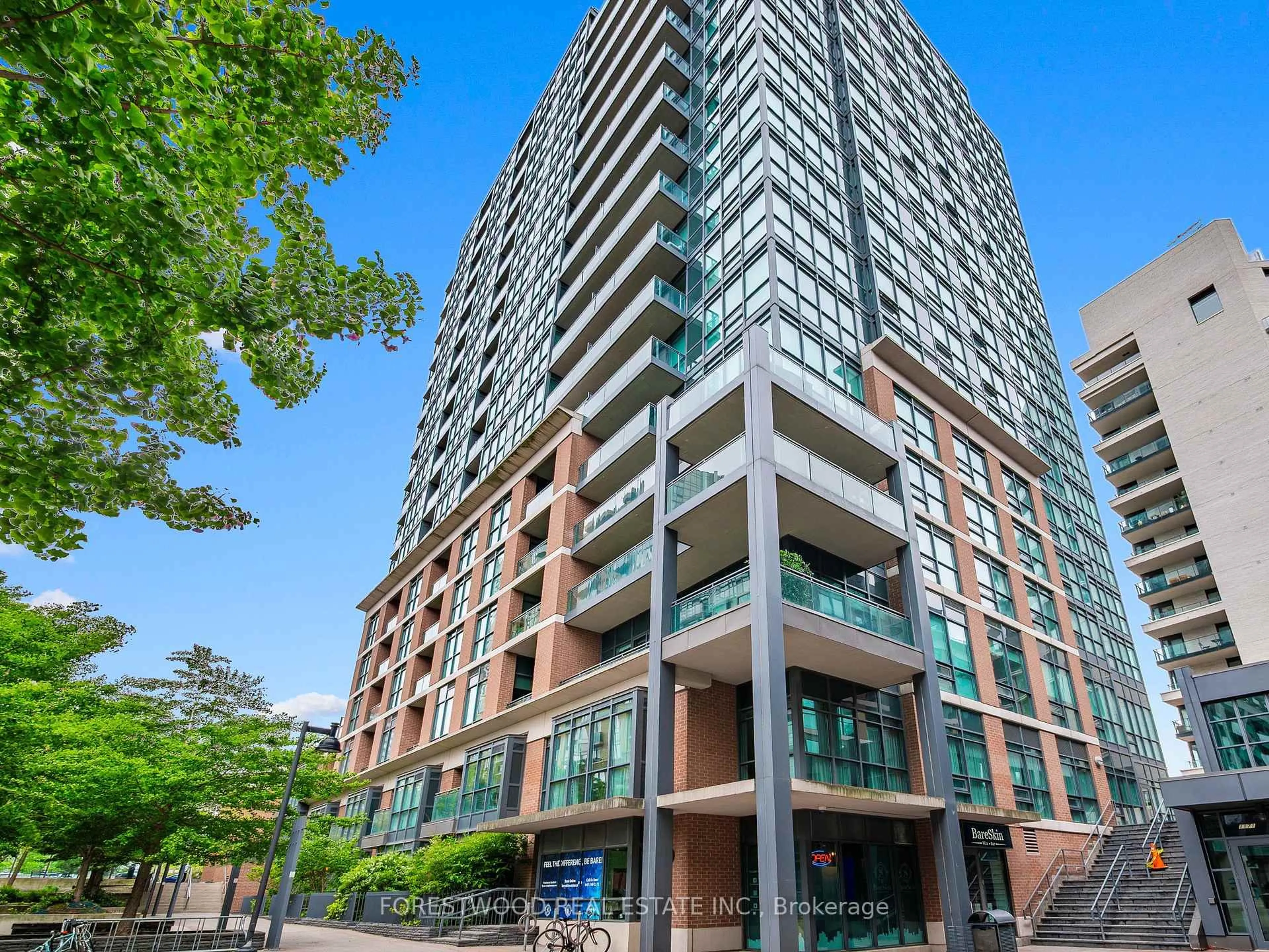 Unknown for 1171 Queen St #PH04, Toronto Ontario M6J 0A5