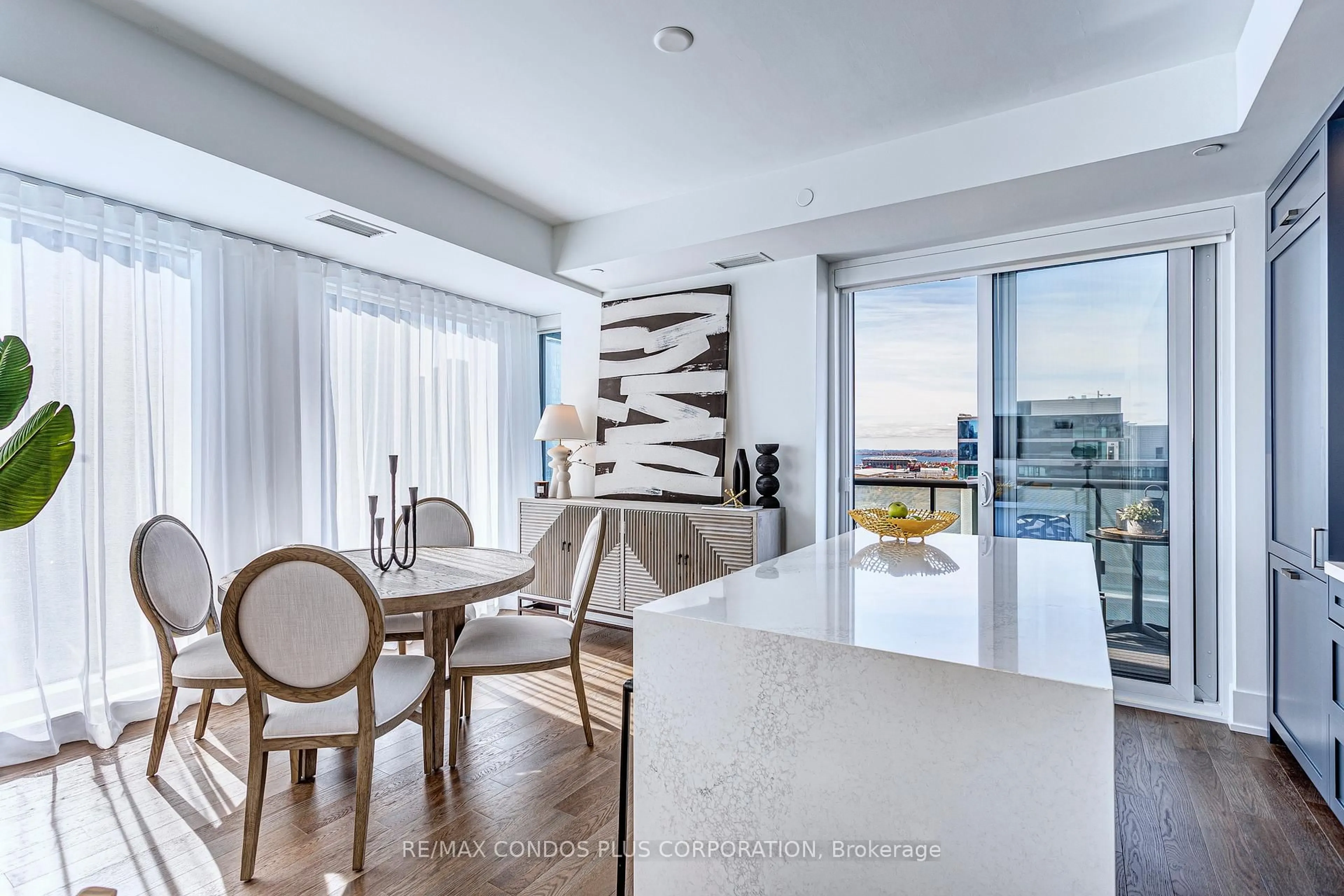 Open concept kitchen, unknown for 480 Front St #1715, Toronto Ontario M5V 0V5