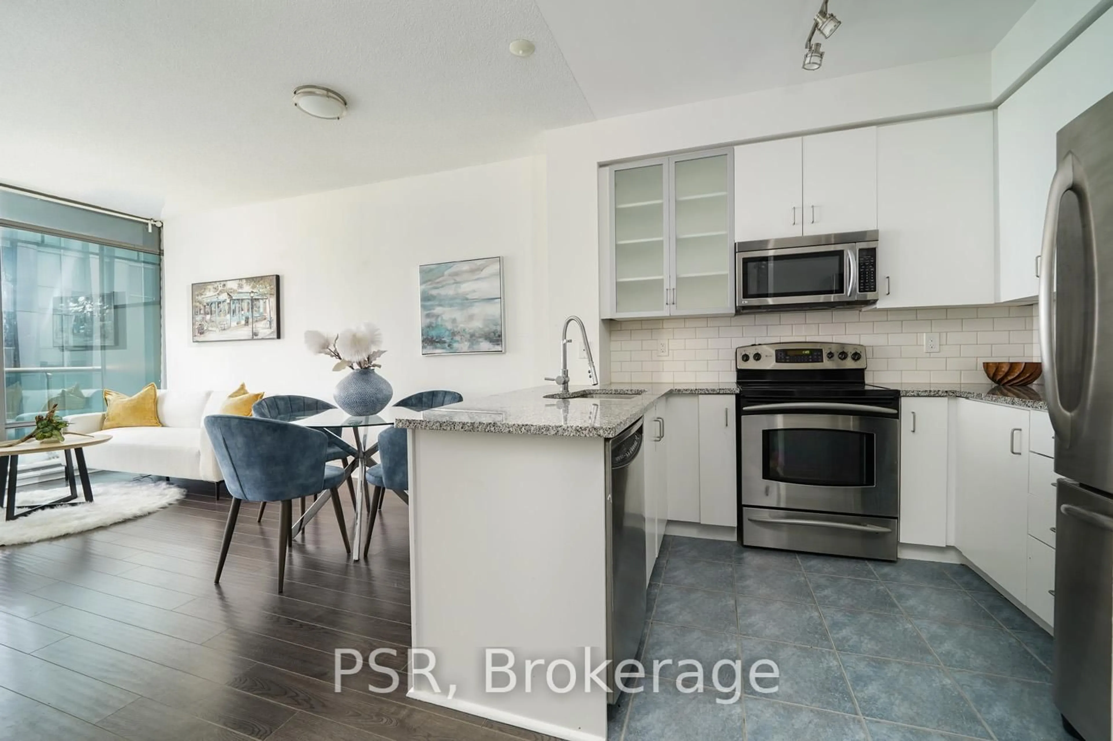 Open concept kitchen, unknown for 18 Yorkville Ave #2103, Toronto Ontario M4W 3Y8