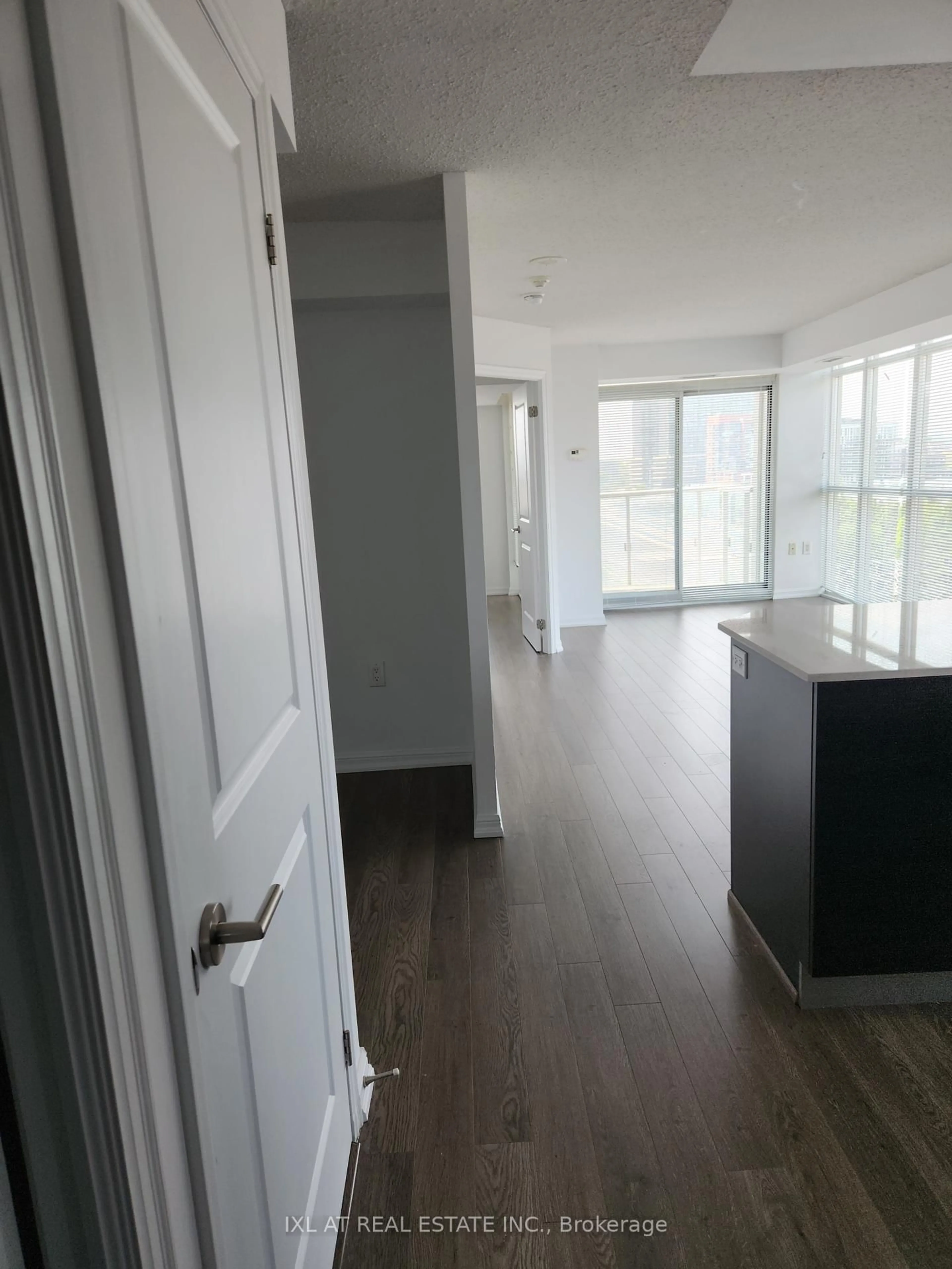 A pic of a room for 125 Western Battery Rd #915, Toronto Ontario M6K 3R8