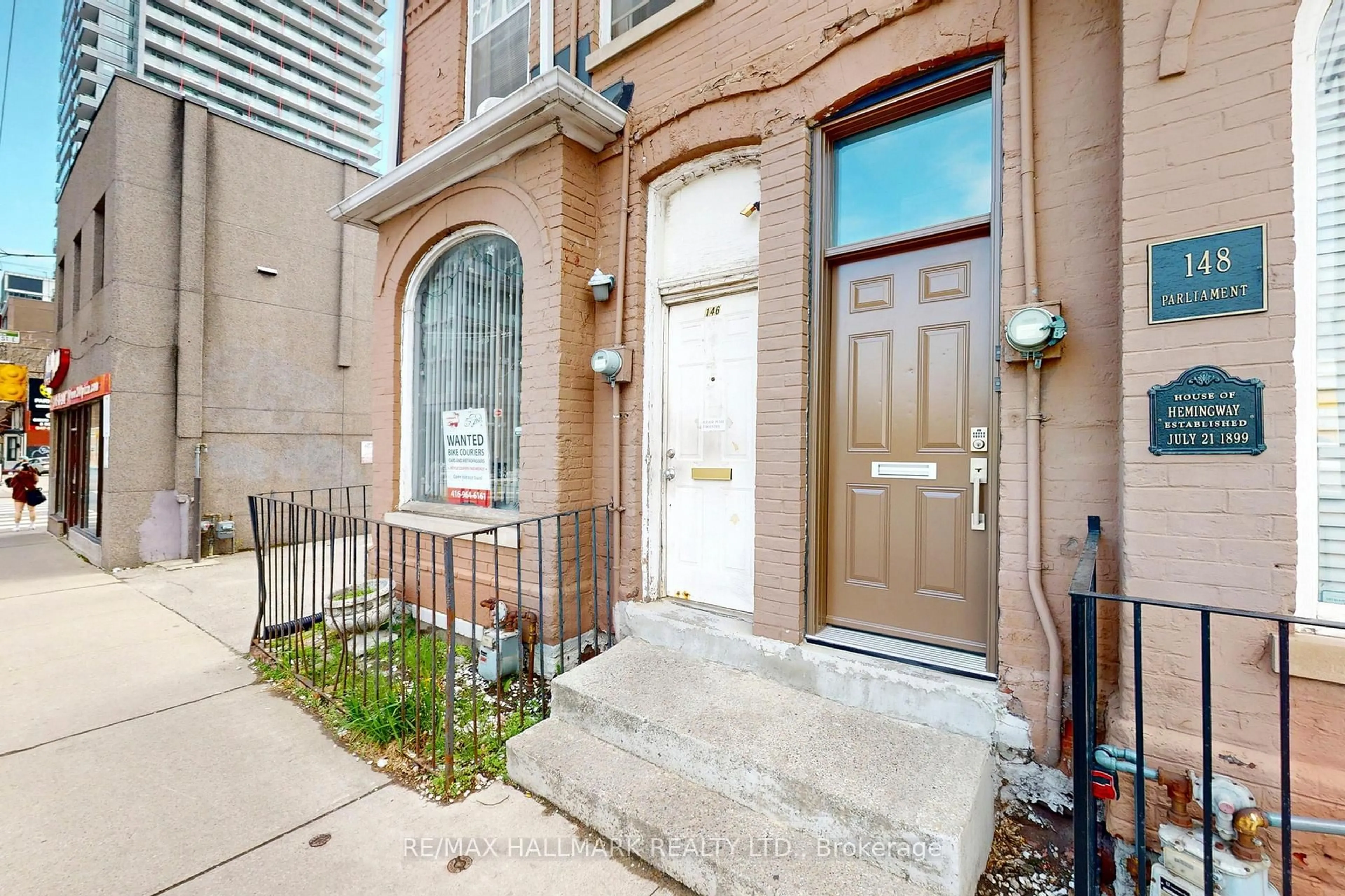 Indoor entryway for 148 Parliament St, Toronto Ontario M5A 2Z1
