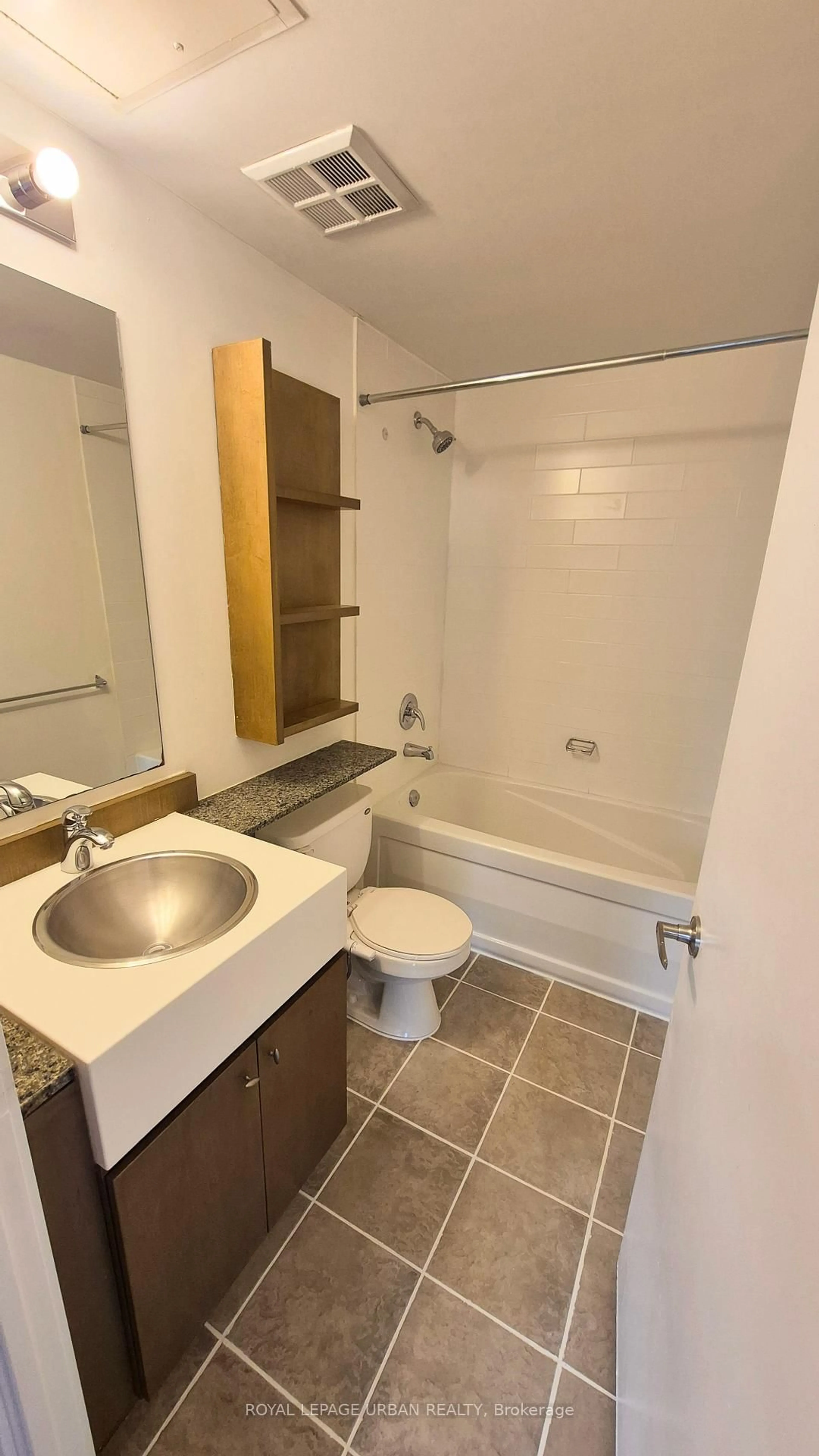 Standard bathroom, unknown for 35 Mariner Terr #1102, Toronto Ontario M5V 3V9