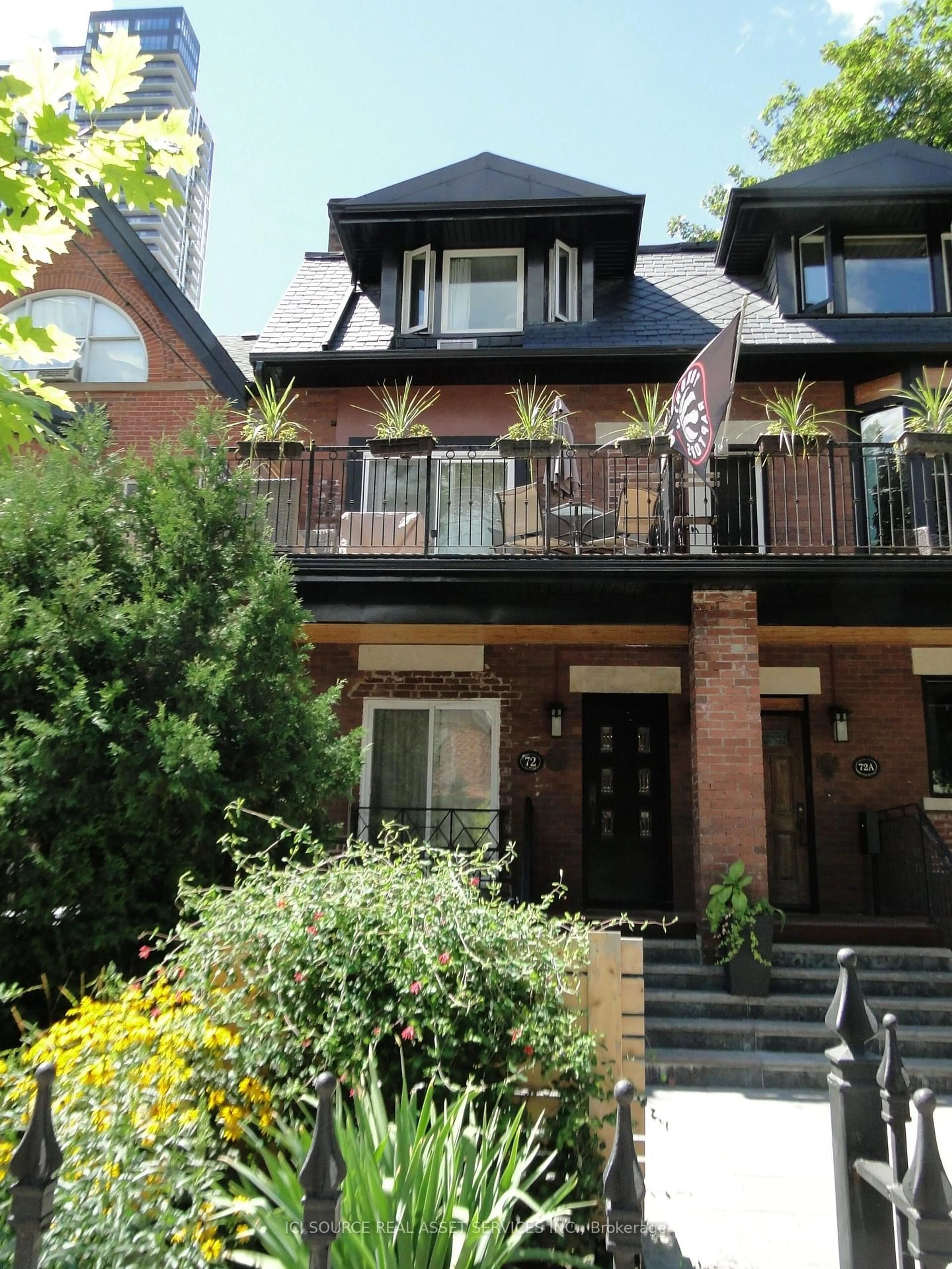 Home with brick exterior material, street for 72 Pembroke St, Toronto Ontario M5A 2N8