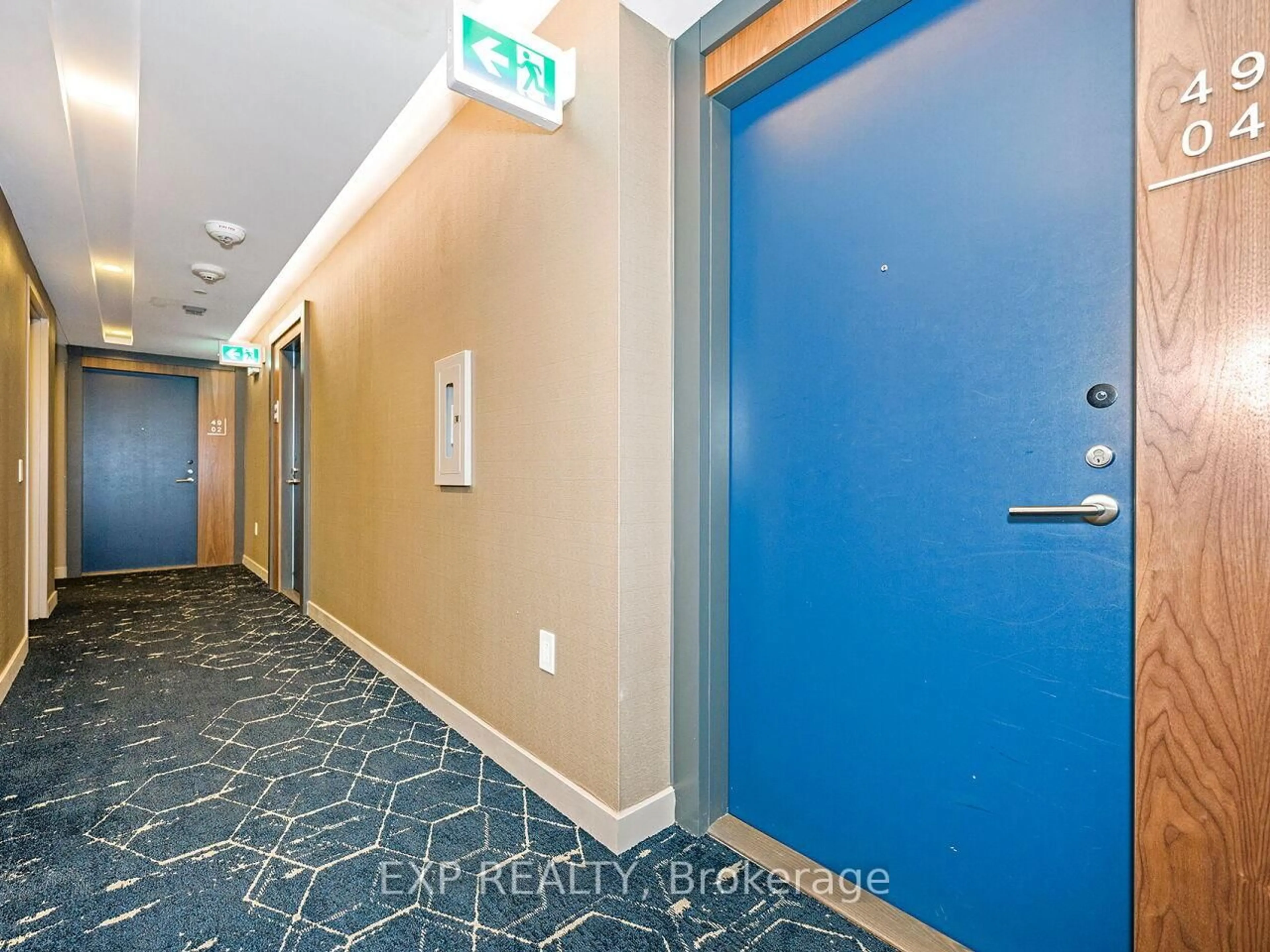 Indoor foyer for 28 Freeland St #4904, Toronto Ontario M5E 1L7