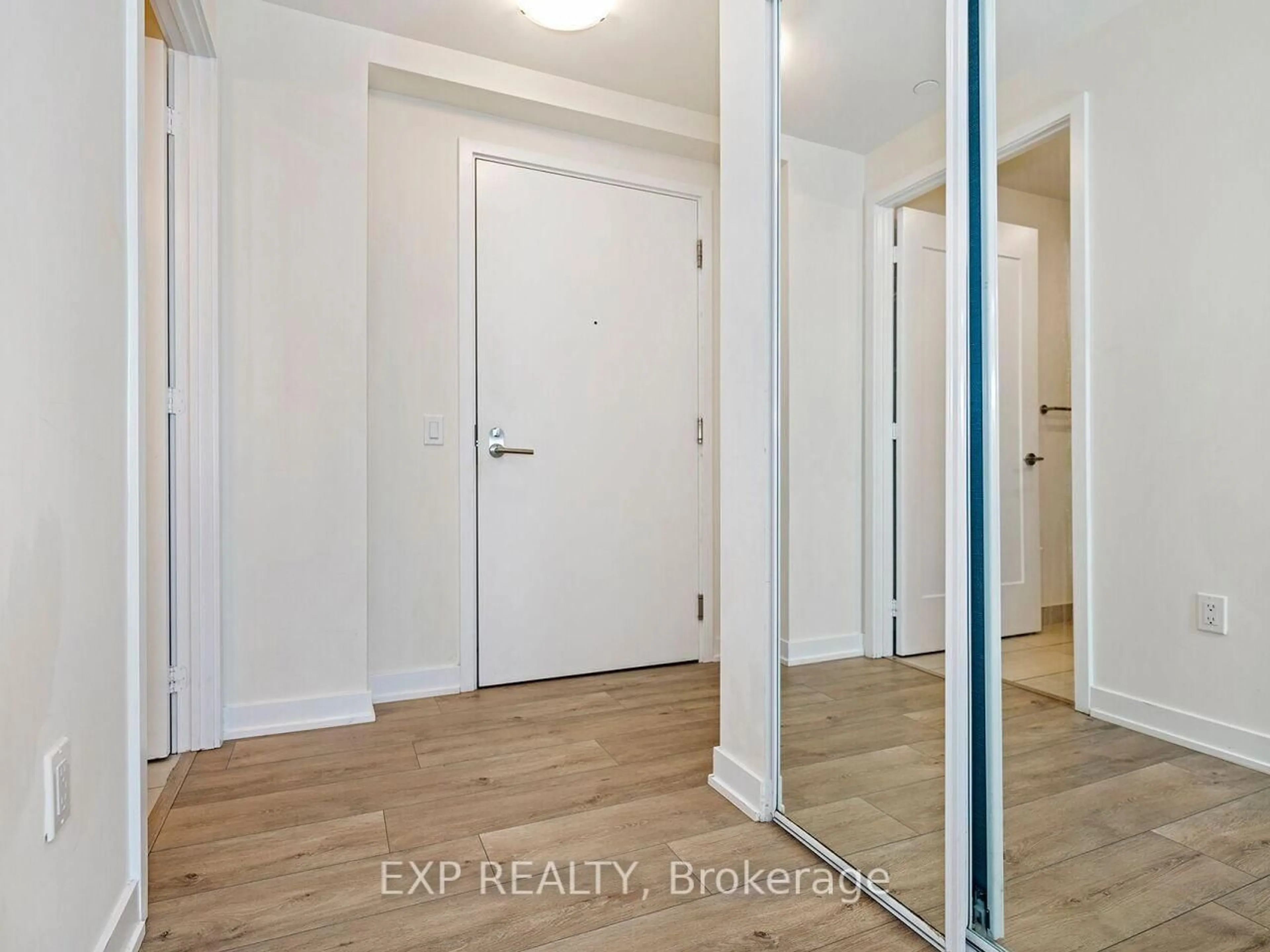 Indoor entryway for 28 Freeland St #4904, Toronto Ontario M5E 1L7