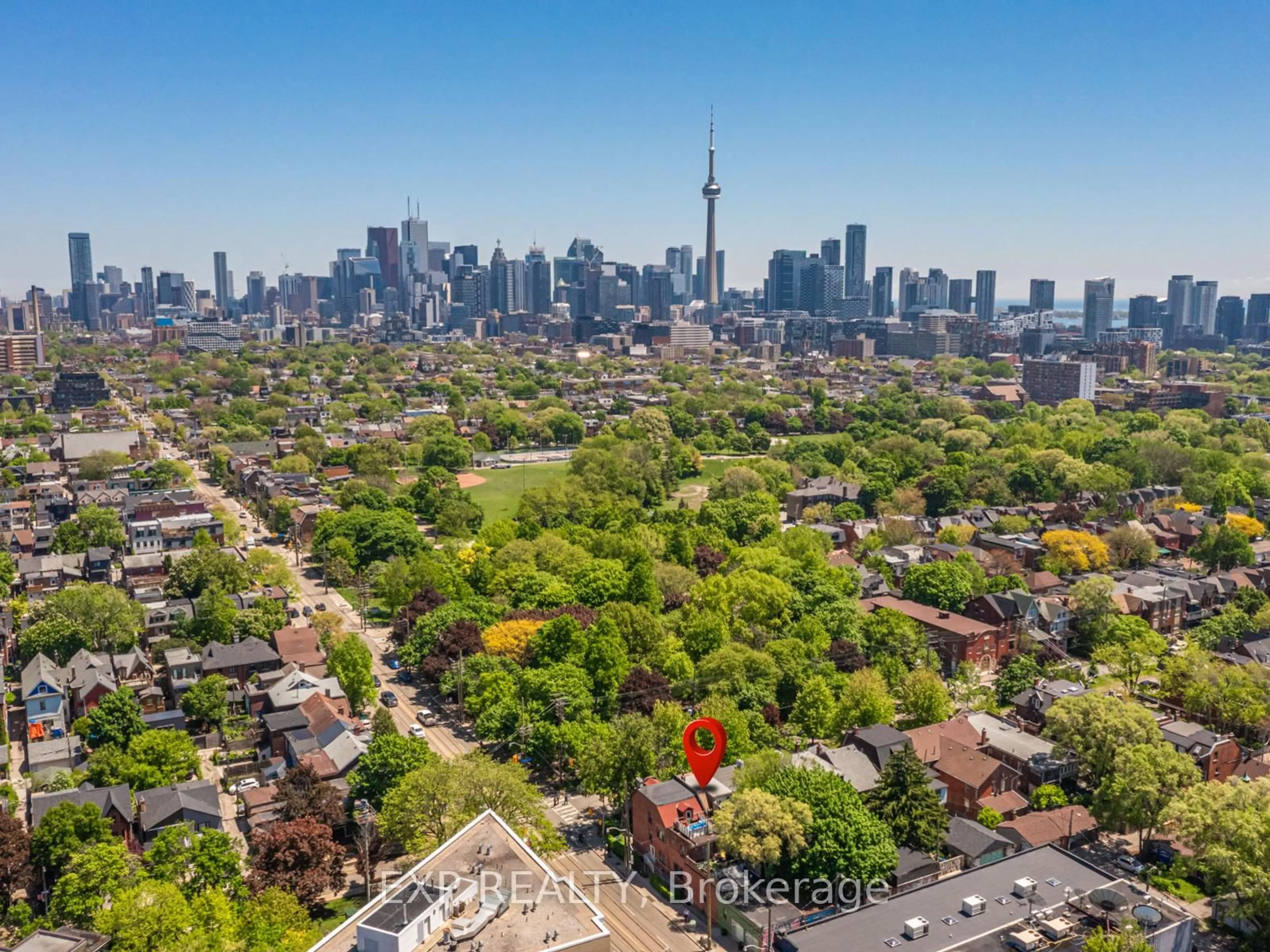A pic from outside/outdoor area/front of a property/back of a property/a pic from drone, city buildings view from balcony for 260 Shaw St, Toronto Ontario M6J 2W9