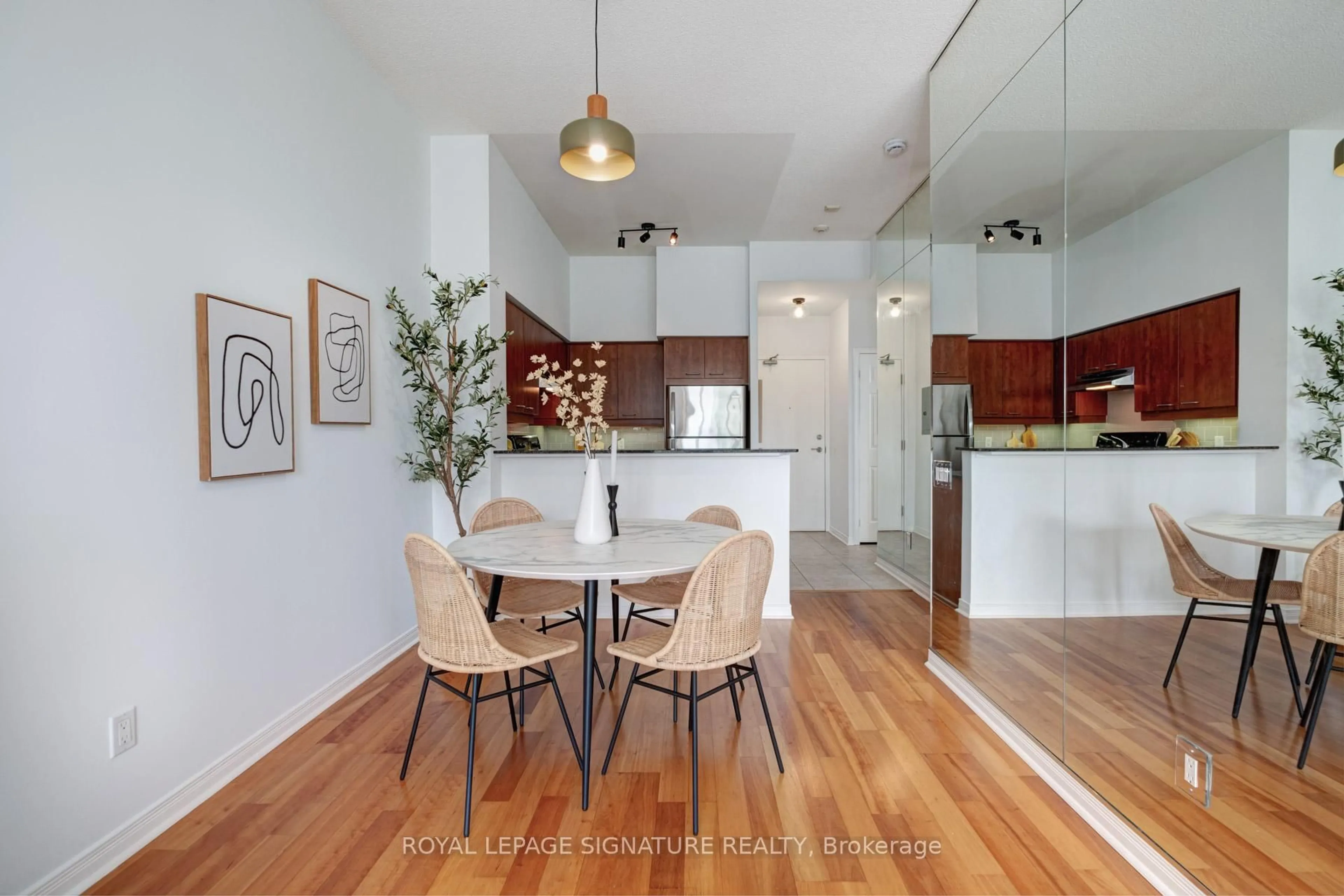 Open concept kitchen, wood/laminate floor for 481 Rosewell Ave #511, Toronto Ontario M4R 2J1