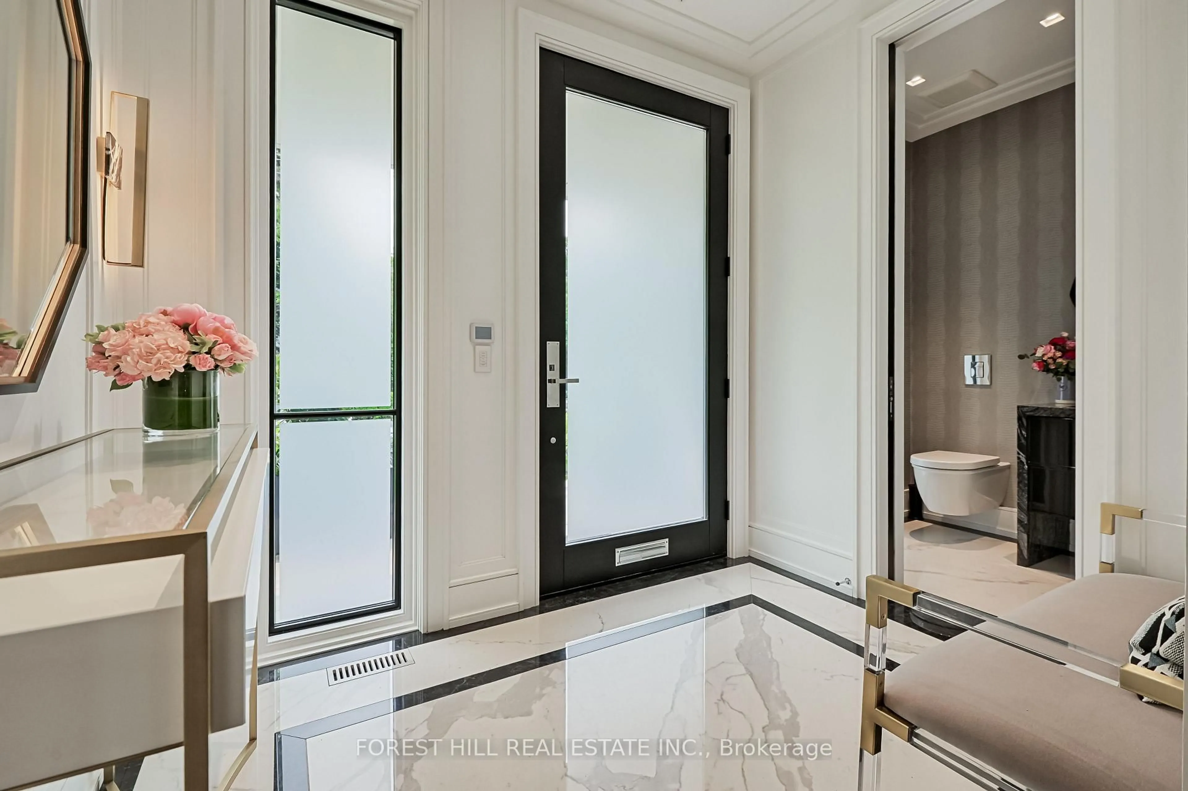 Indoor foyer for 14 Oriole Gdns, Toronto Ontario M4V 1J7