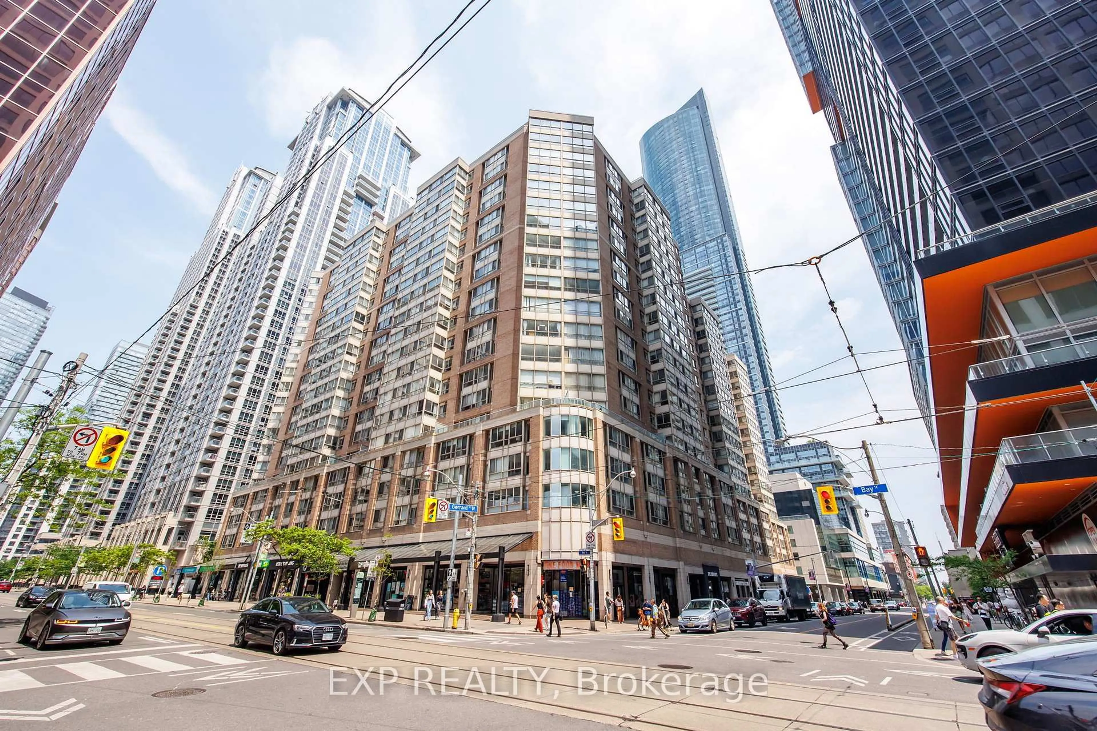 Patio, street for 711 Bay St #817, Toronto Ontario M5G 2J8