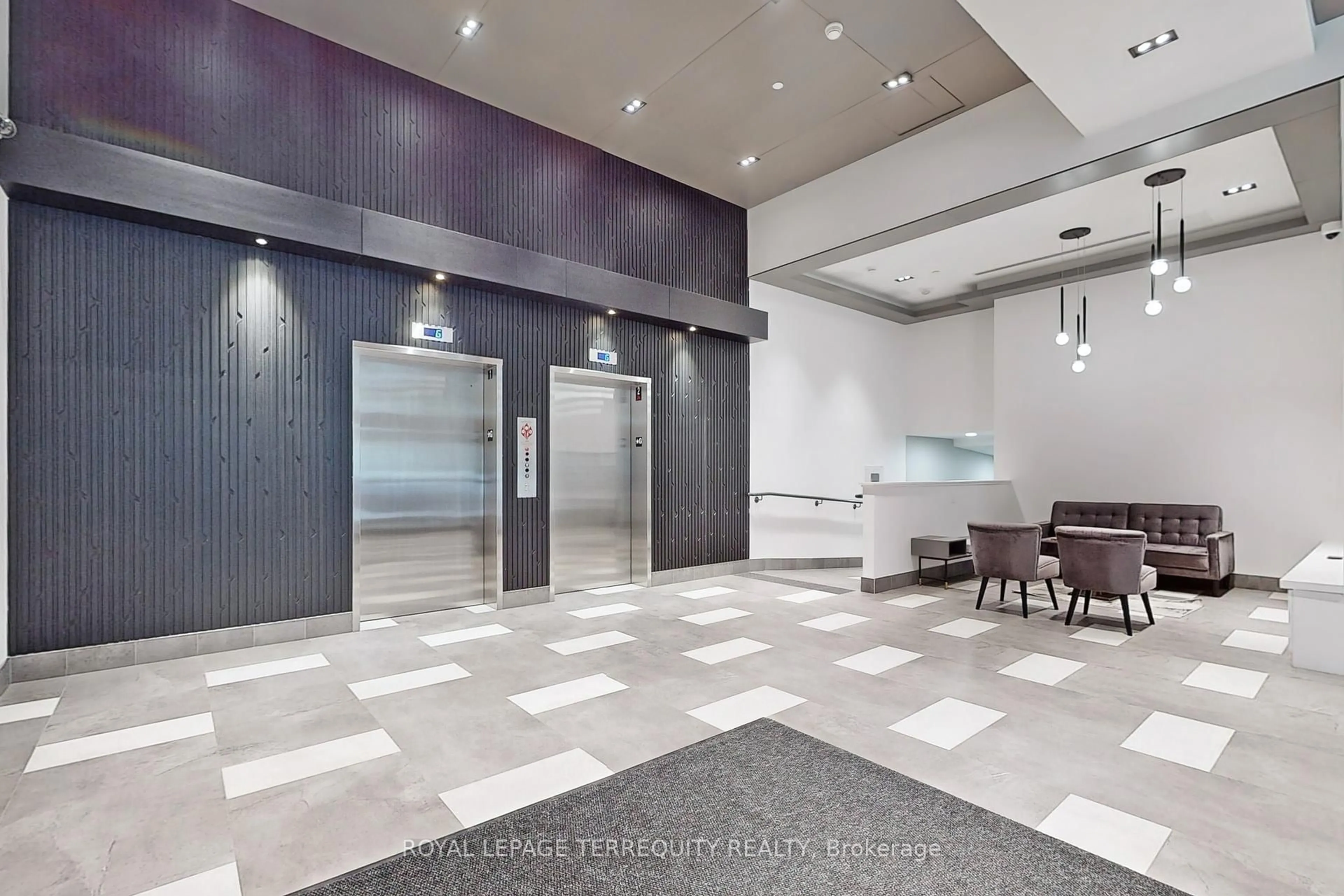 Indoor foyer for 840 St Clair Ave #612, Toronto Ontario M6C 0A4
