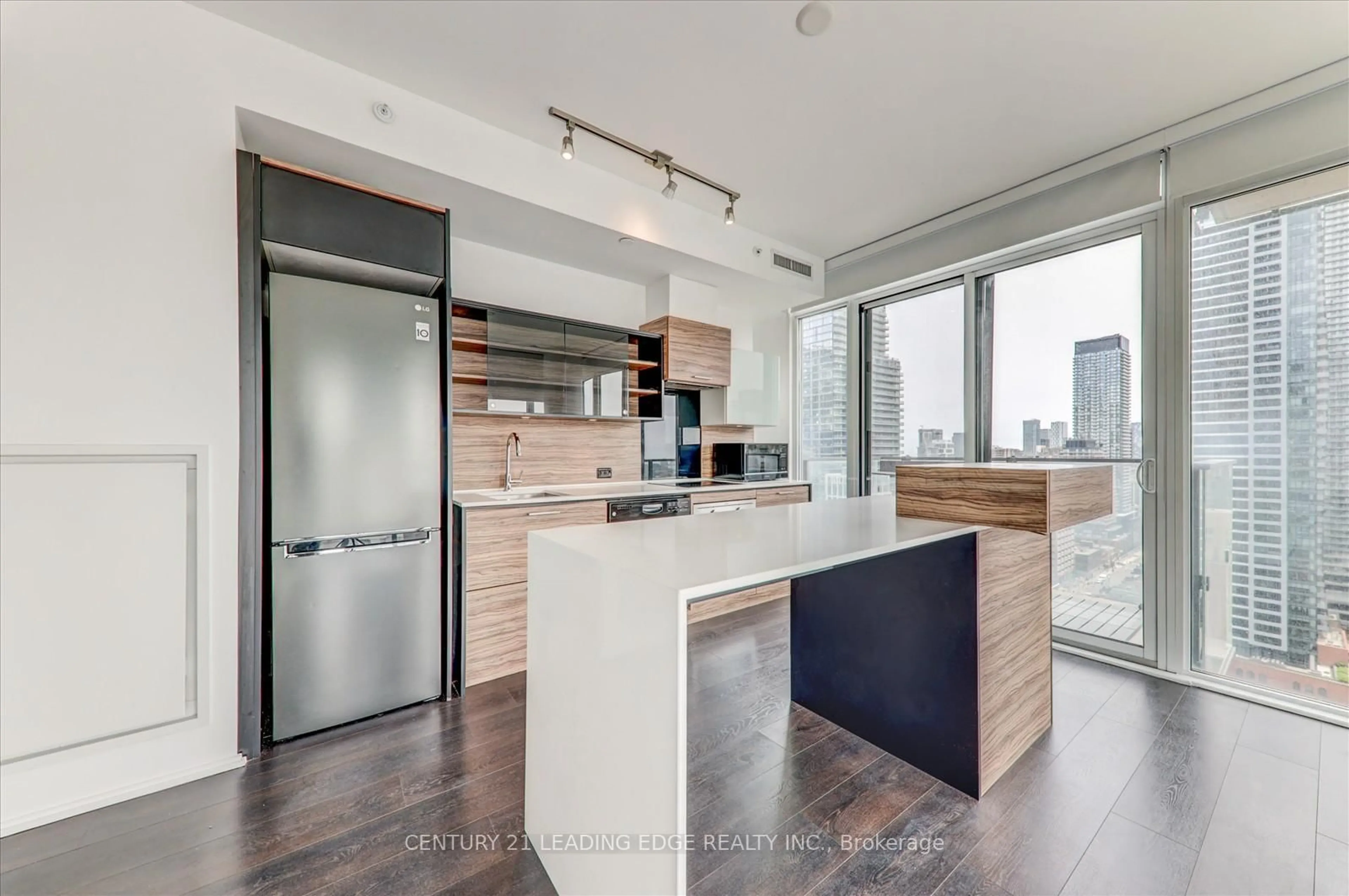 Open concept kitchen, unknown for 75 St Nicholas St #2304, Toronto Ontario M4Y 0A5