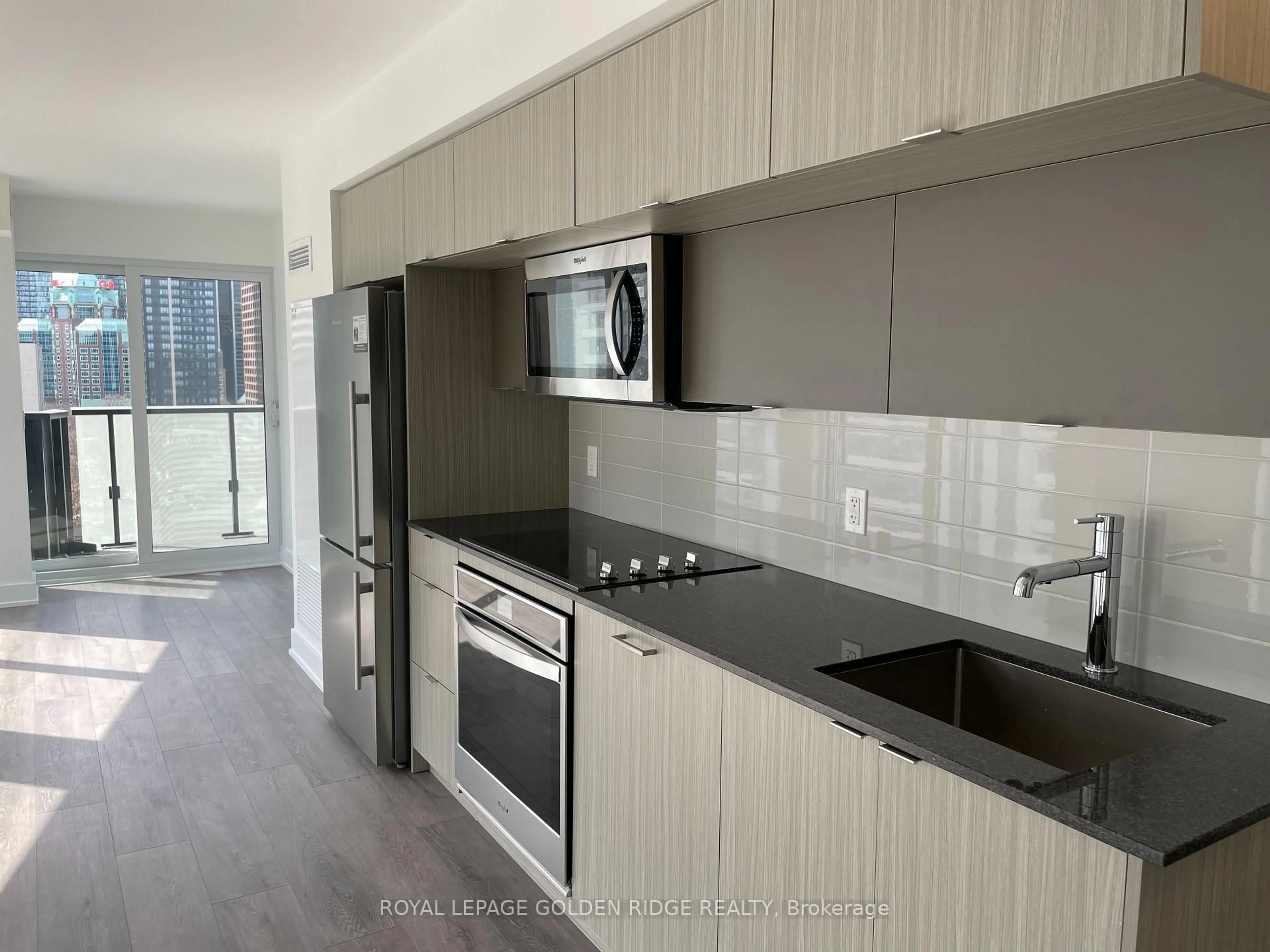 Standard kitchen, unknown for 575 Bloor St #1208, Toronto Ontario M4W 0B2