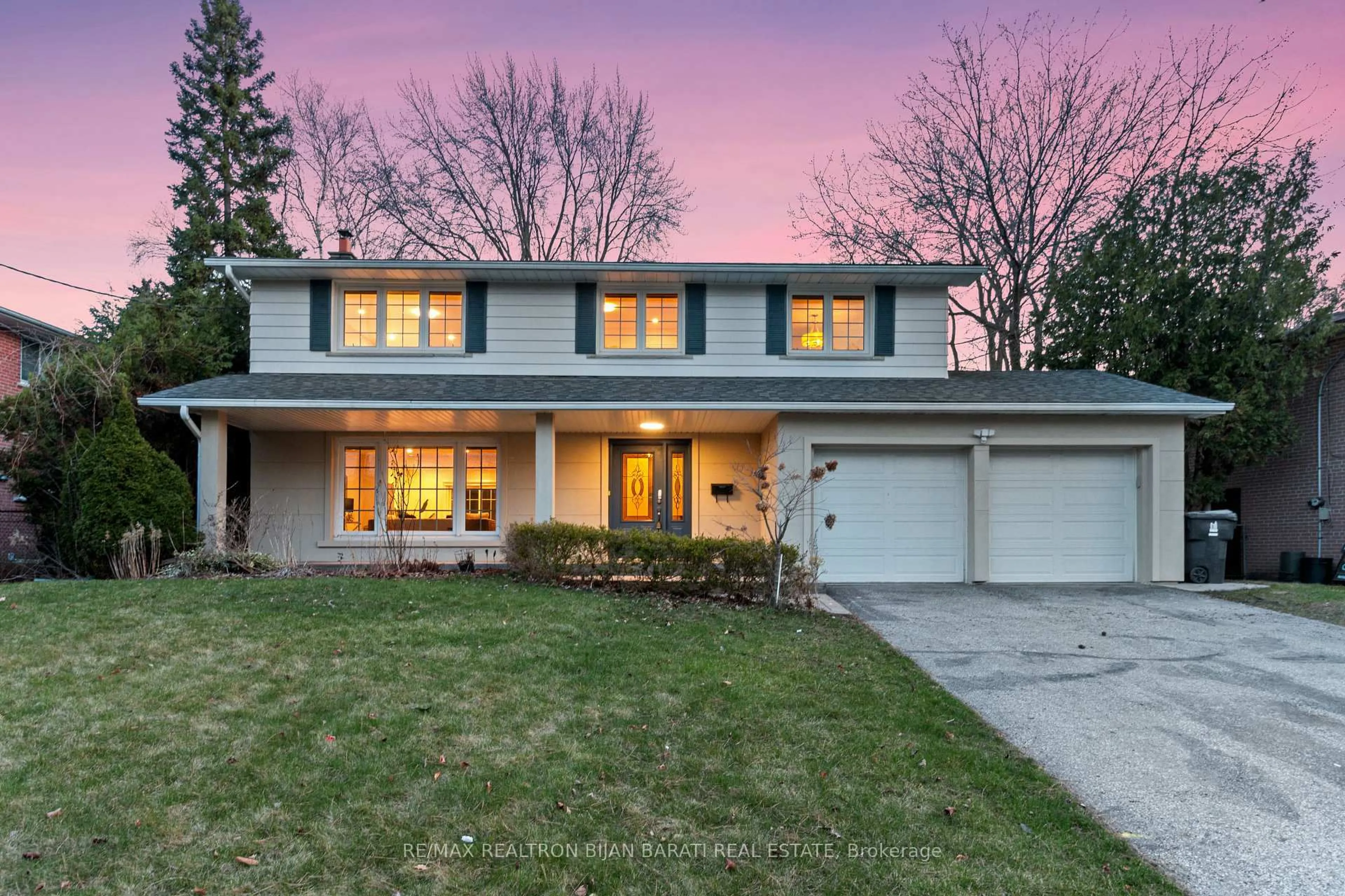 Home with vinyl exterior material, street for 4 Robinter Dr, Toronto Ontario M2M 3P9