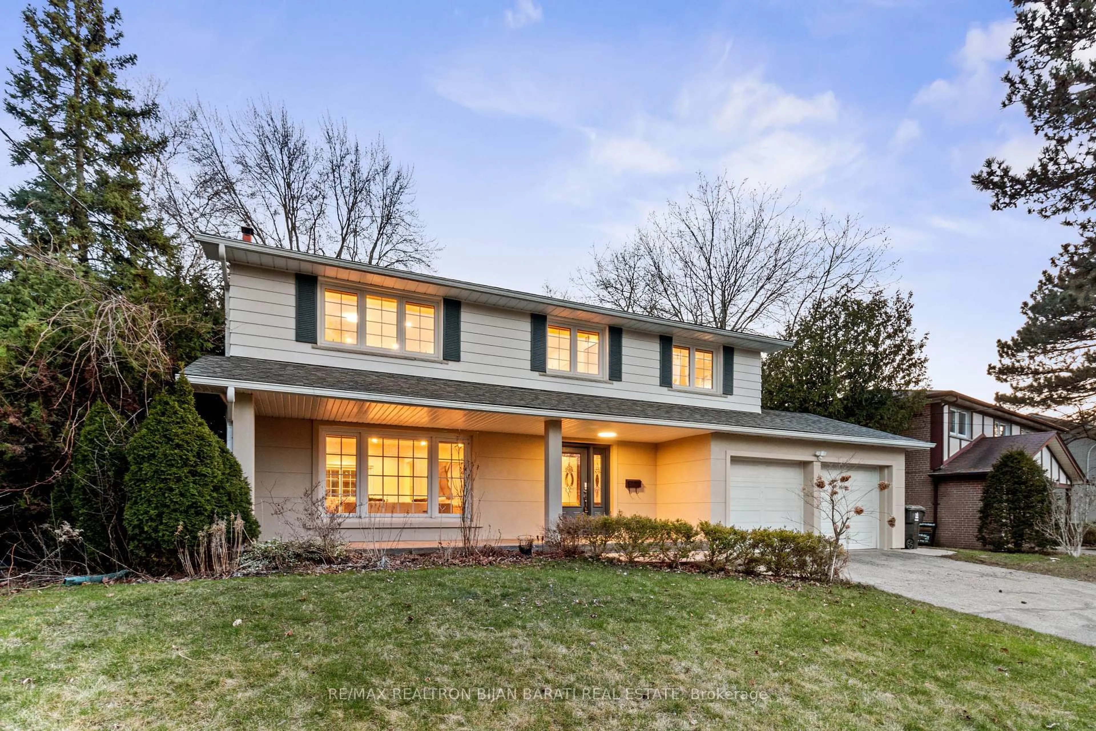 Home with vinyl exterior material, street for 4 Robinter Dr, Toronto Ontario M2M 3P9