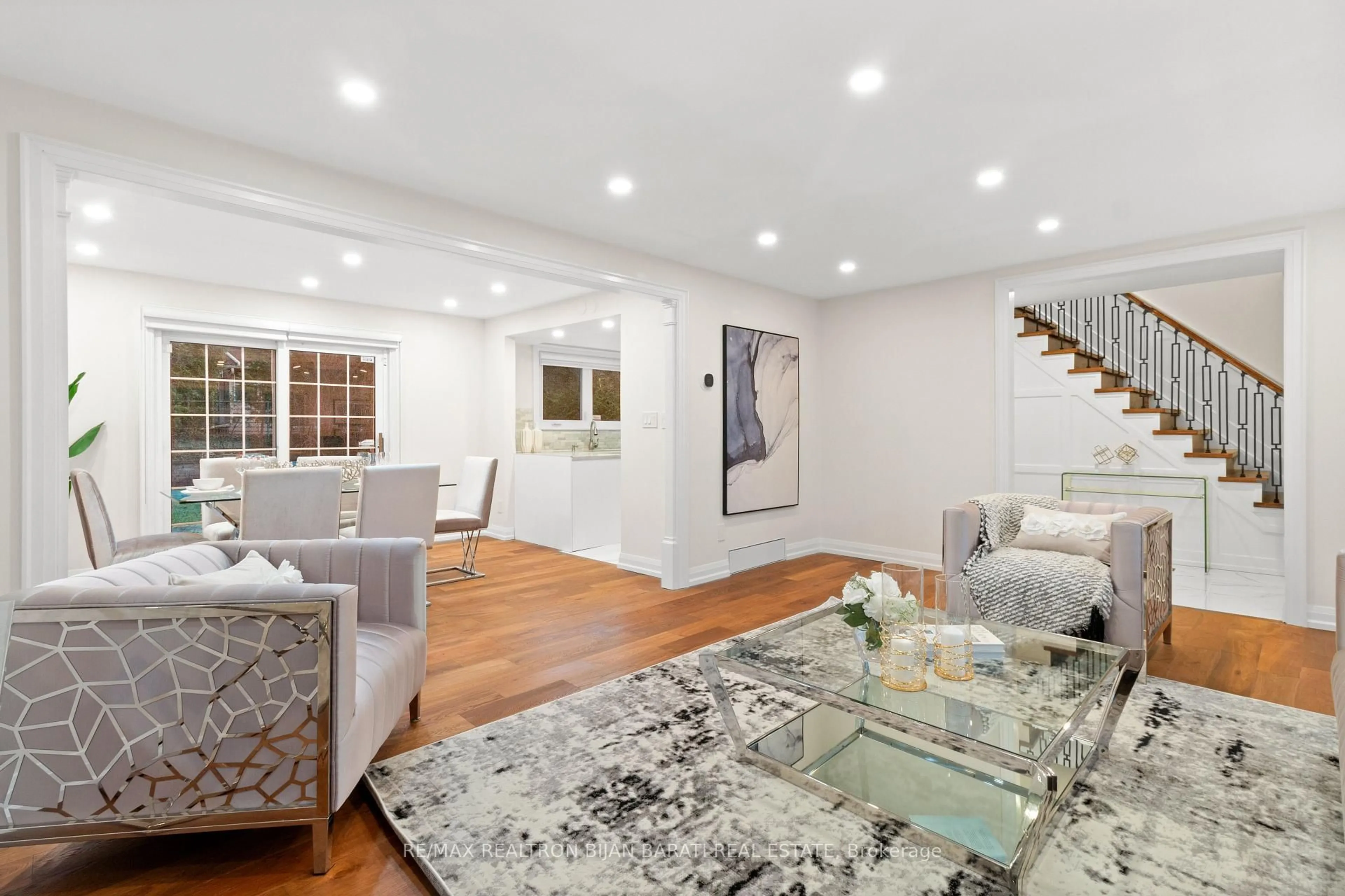 Living room with furniture, unknown for 4 Robinter Dr, Toronto Ontario M2M 3P9
