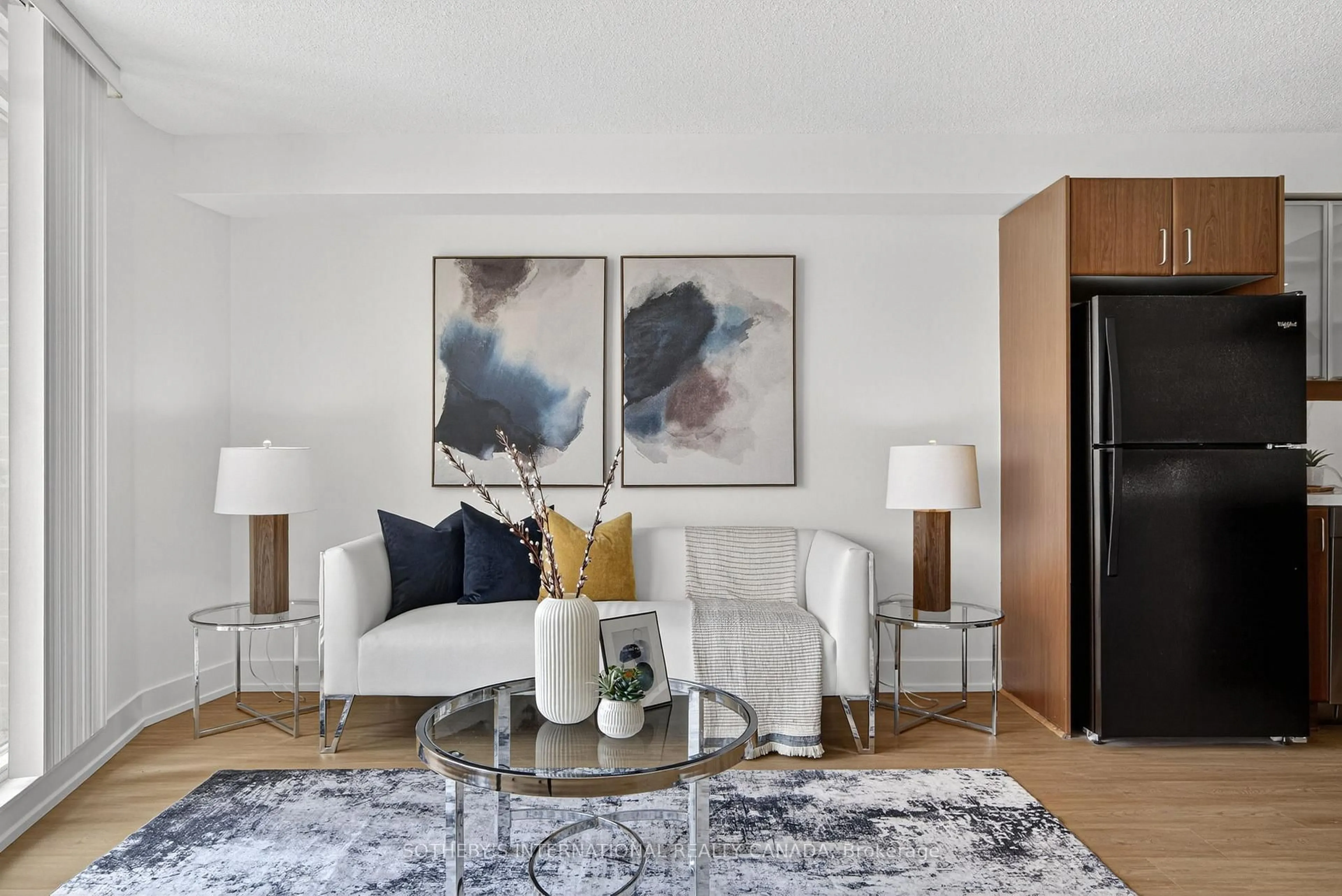 Living room with furniture, unknown for 550 Queens Quay #512, Toronto Ontario M5V 3M8