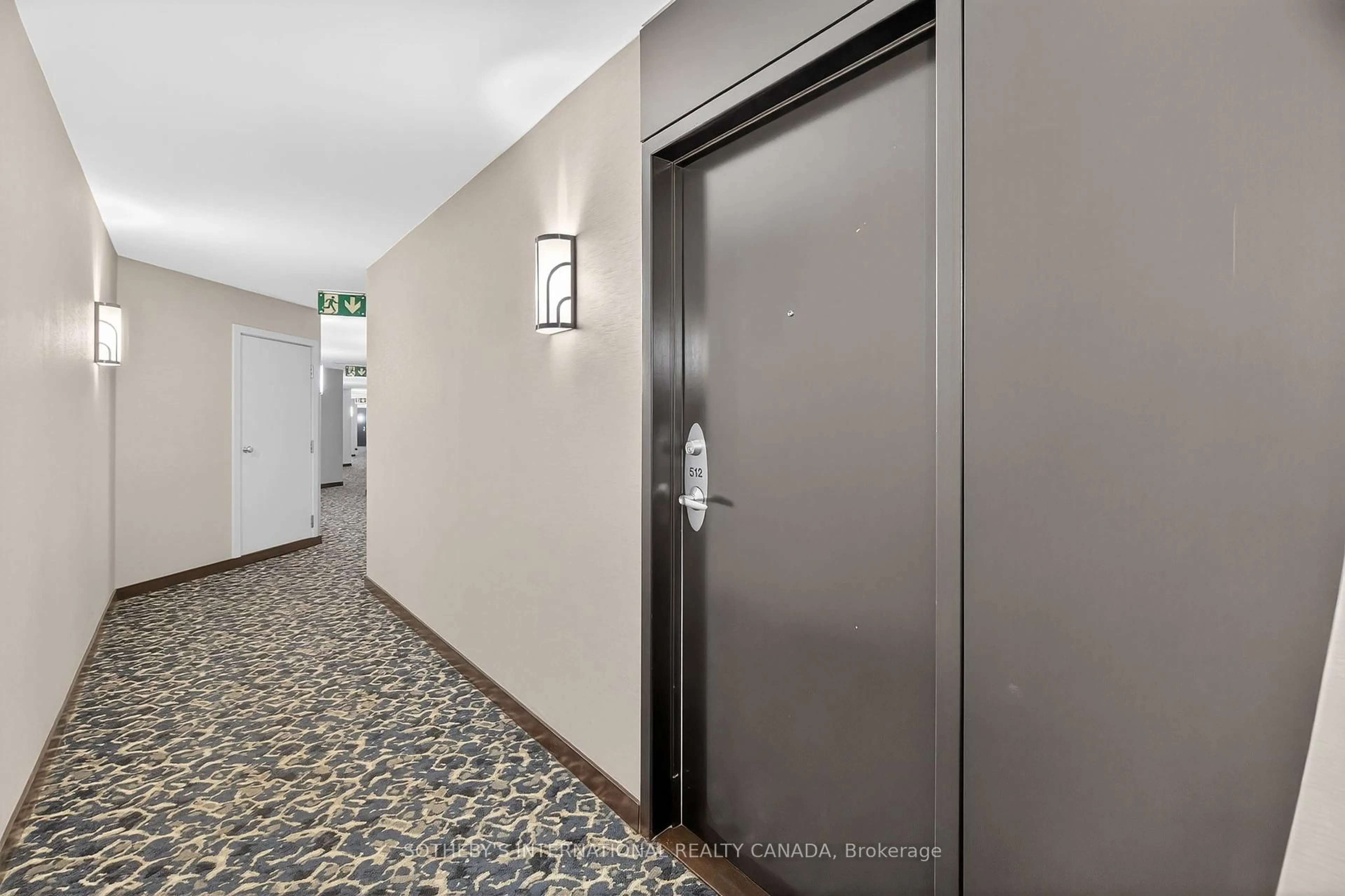 Indoor foyer for 550 Queens Quay #512, Toronto Ontario M5V 3M8