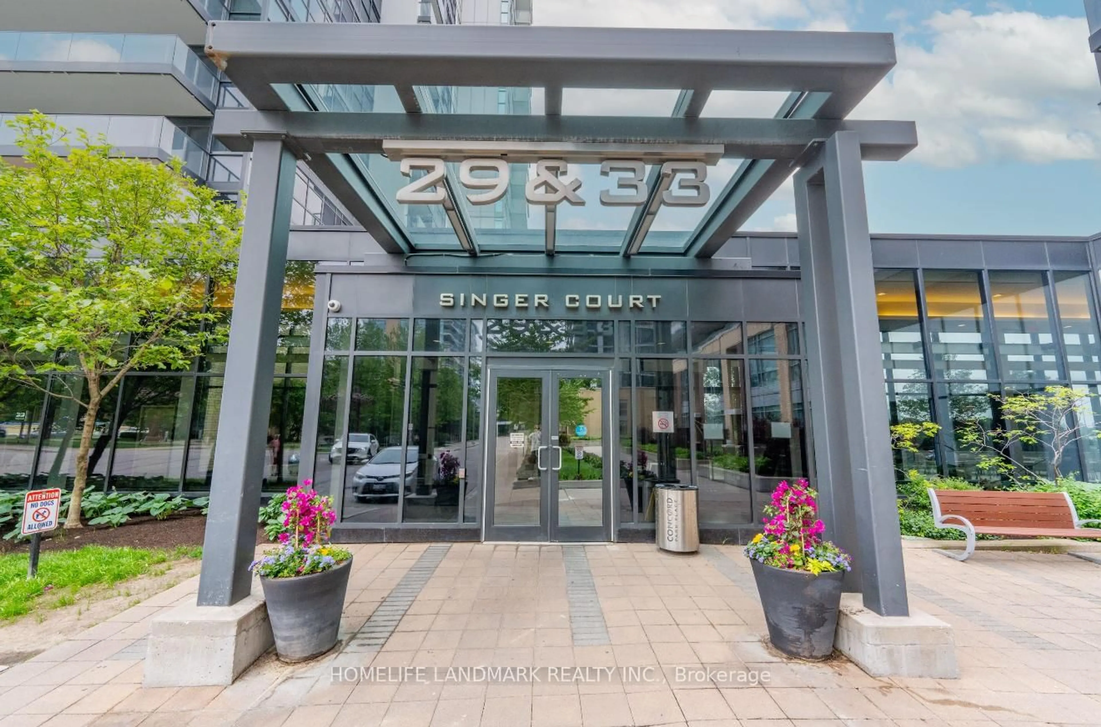 Indoor foyer for 33 Singer Crt #1811, Toronto Ontario M2K 0B4