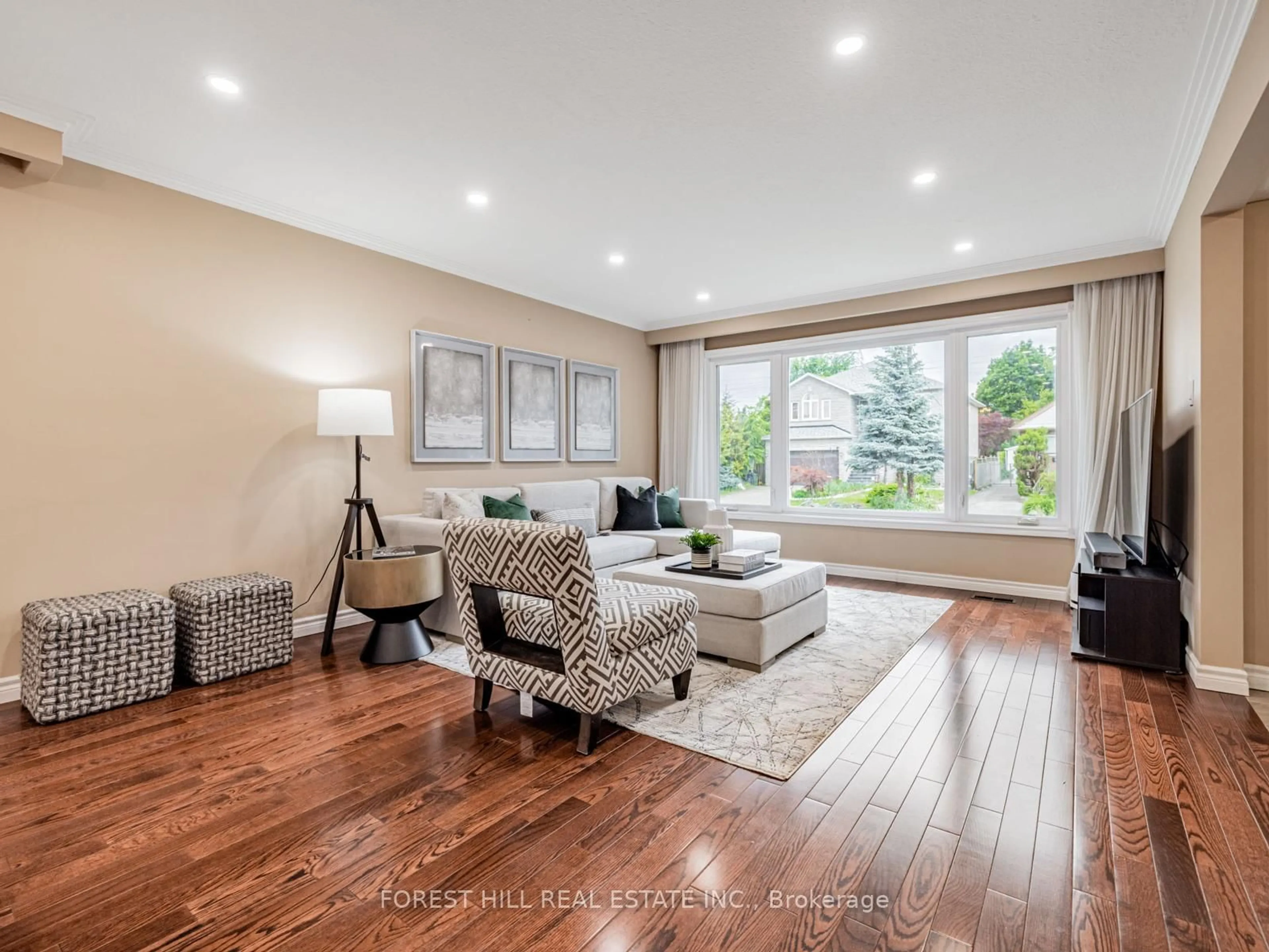 Living room with furniture, wood/laminate floor for 101 Pemberton Ave, Toronto Ontario M2M 1Y4