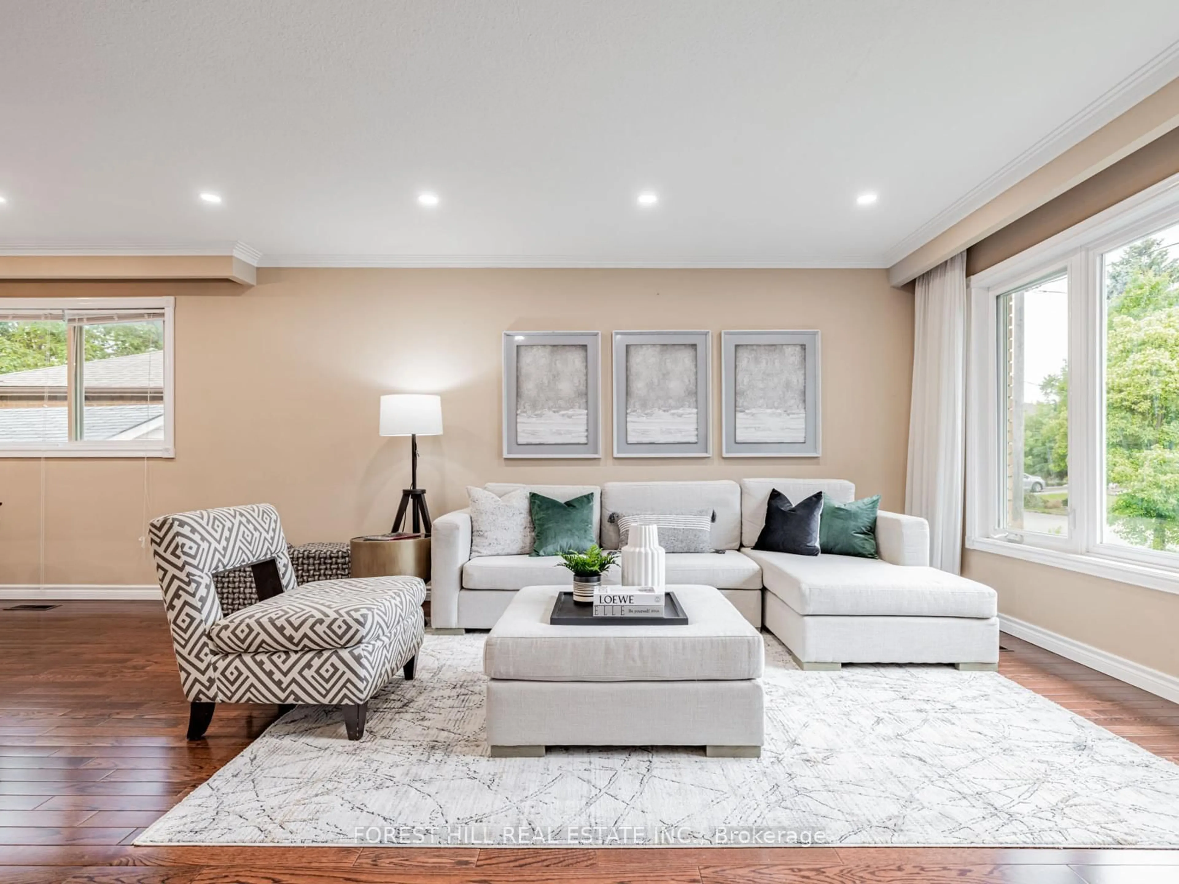 Living room with furniture, unknown for 101 Pemberton Ave, Toronto Ontario M2M 1Y4