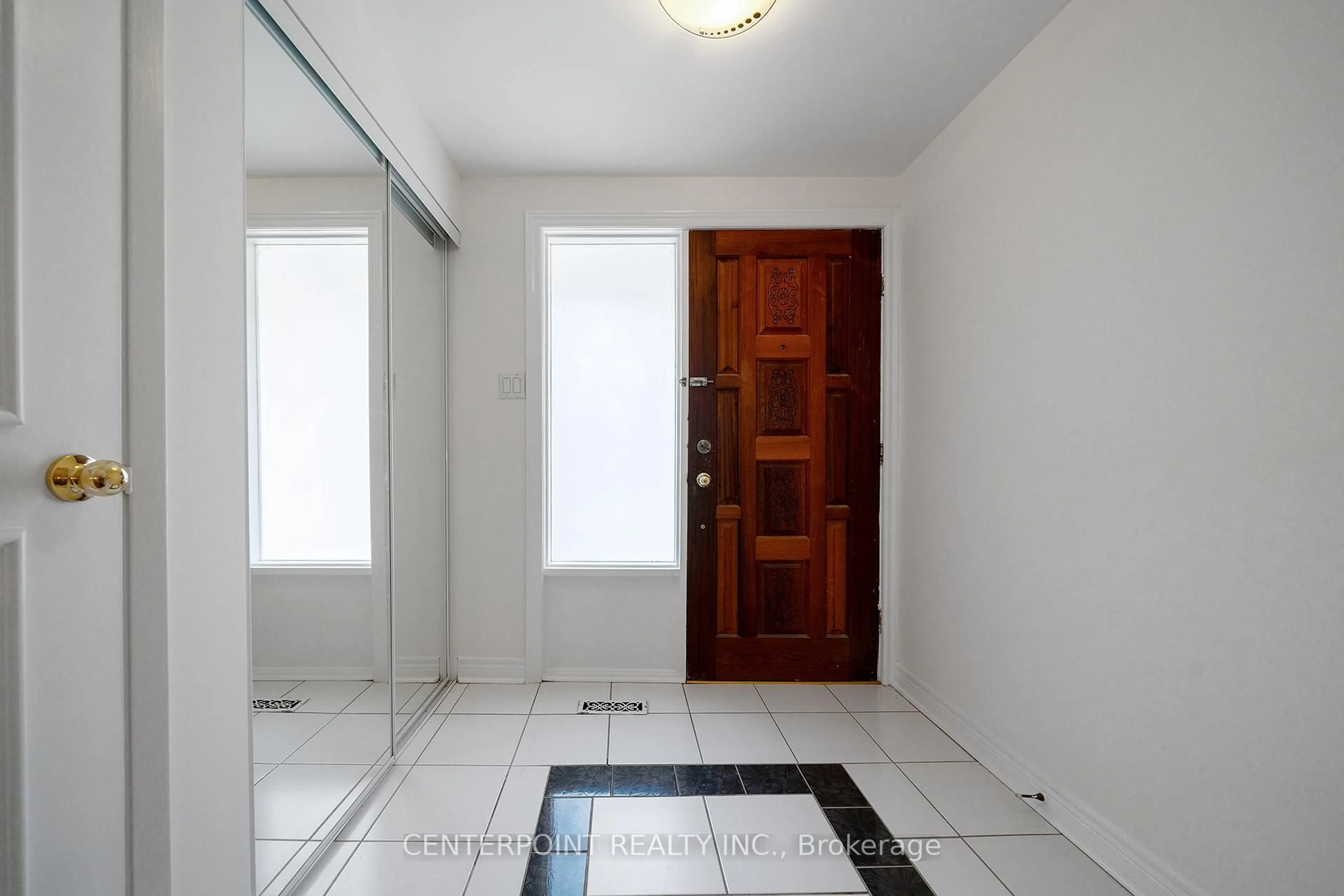 Indoor entryway for 42 Sego Royal Way, Toronto Ontario M2H 1L5