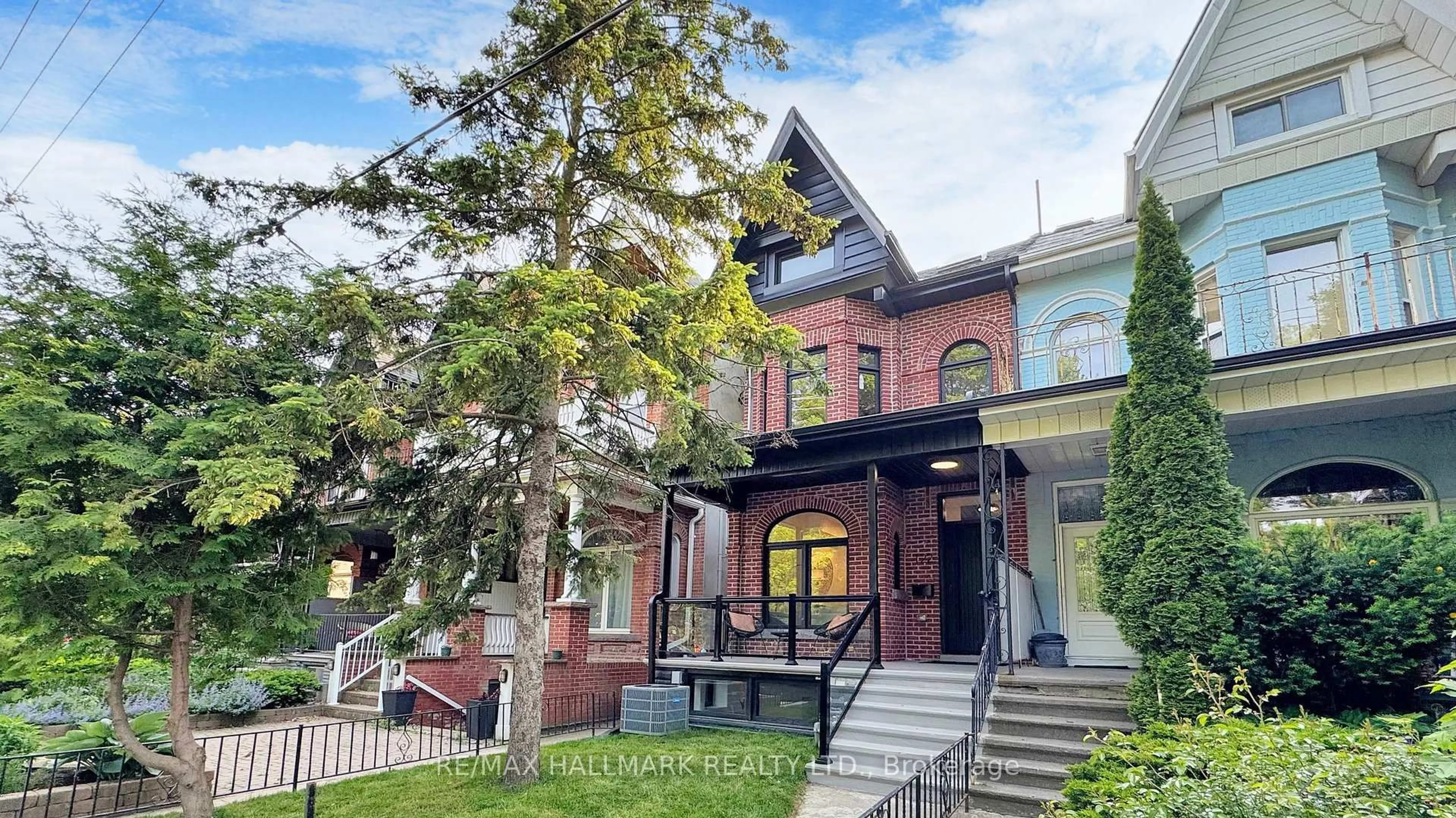 Home with brick exterior material, street for 122 Crawford St, Toronto Ontario M6J 2V4